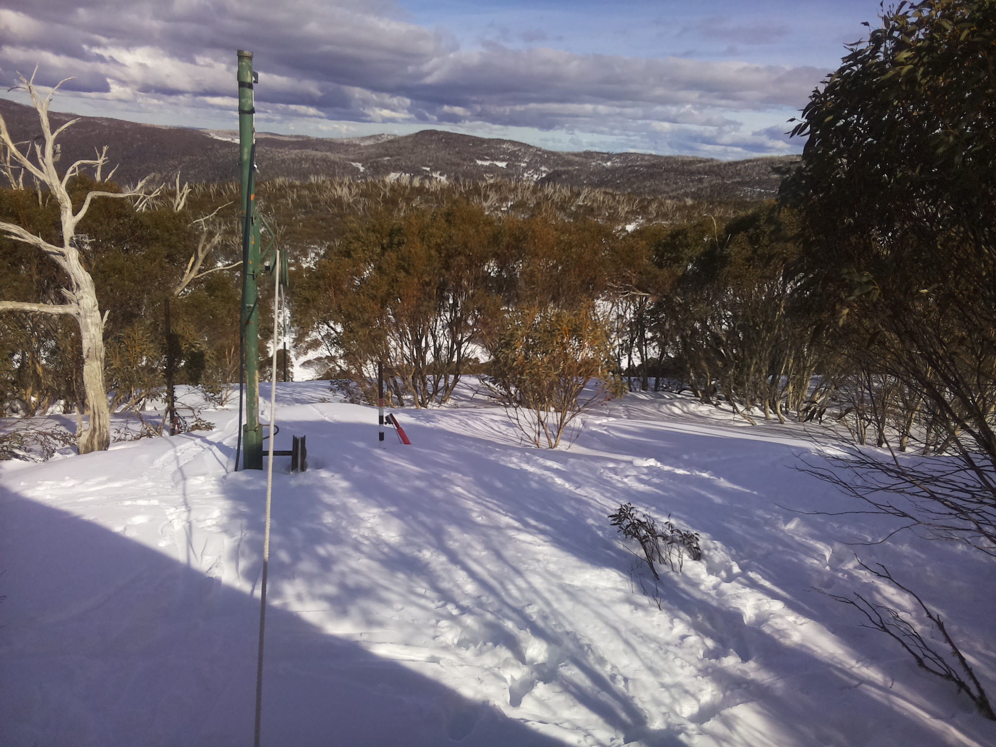 Bogong Web Cam 3:10pm Monday 1st of September 2025