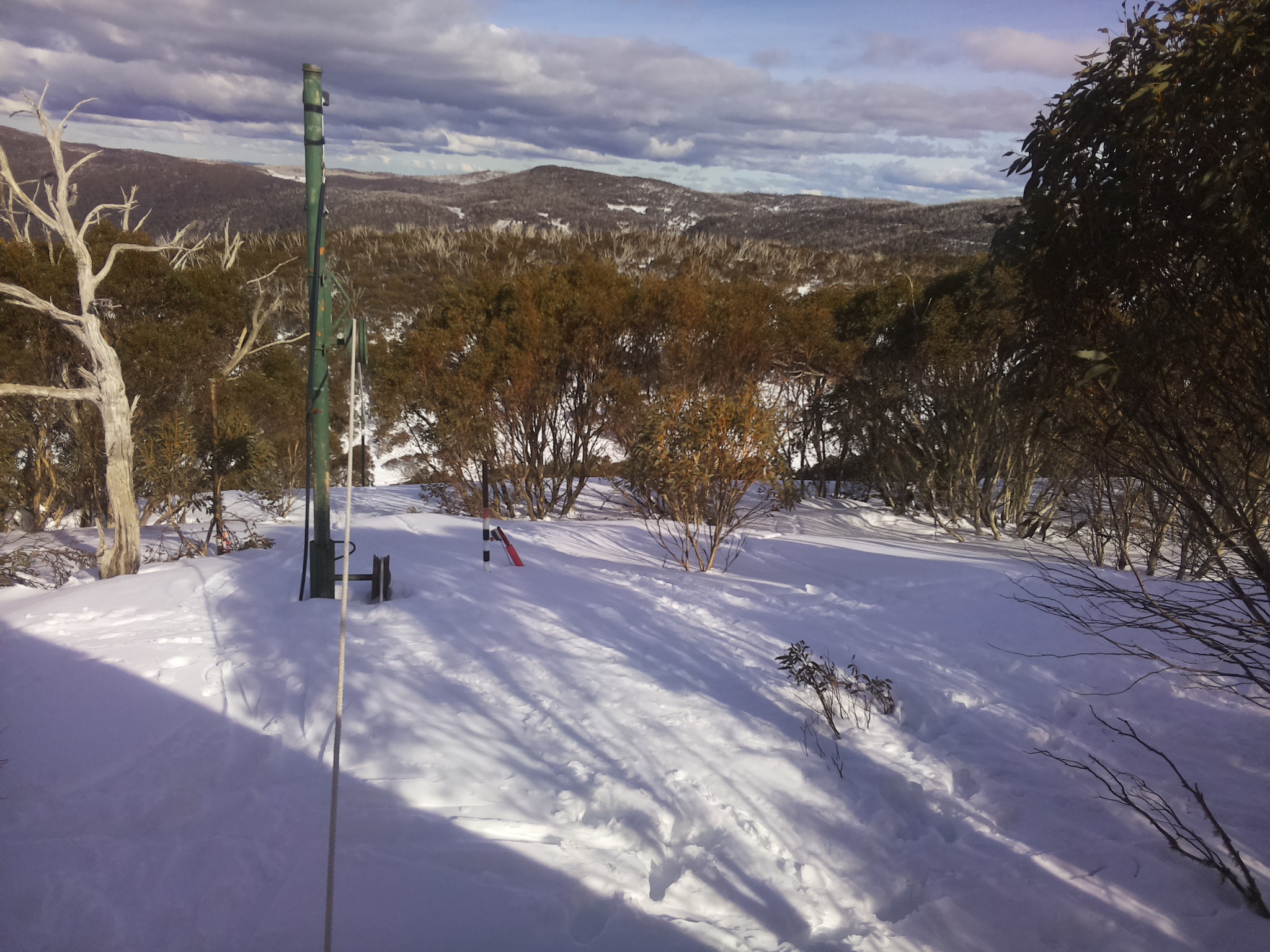 Bogong Web Cam 3:20pm Monday 1st of September 2025
