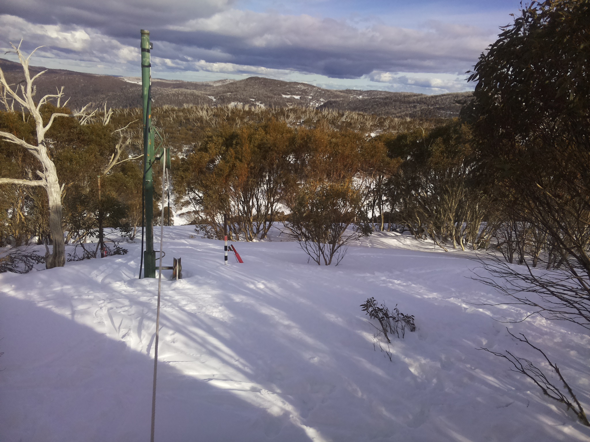 Bogong Web Cam 3:50pm Monday 1st of September 2025