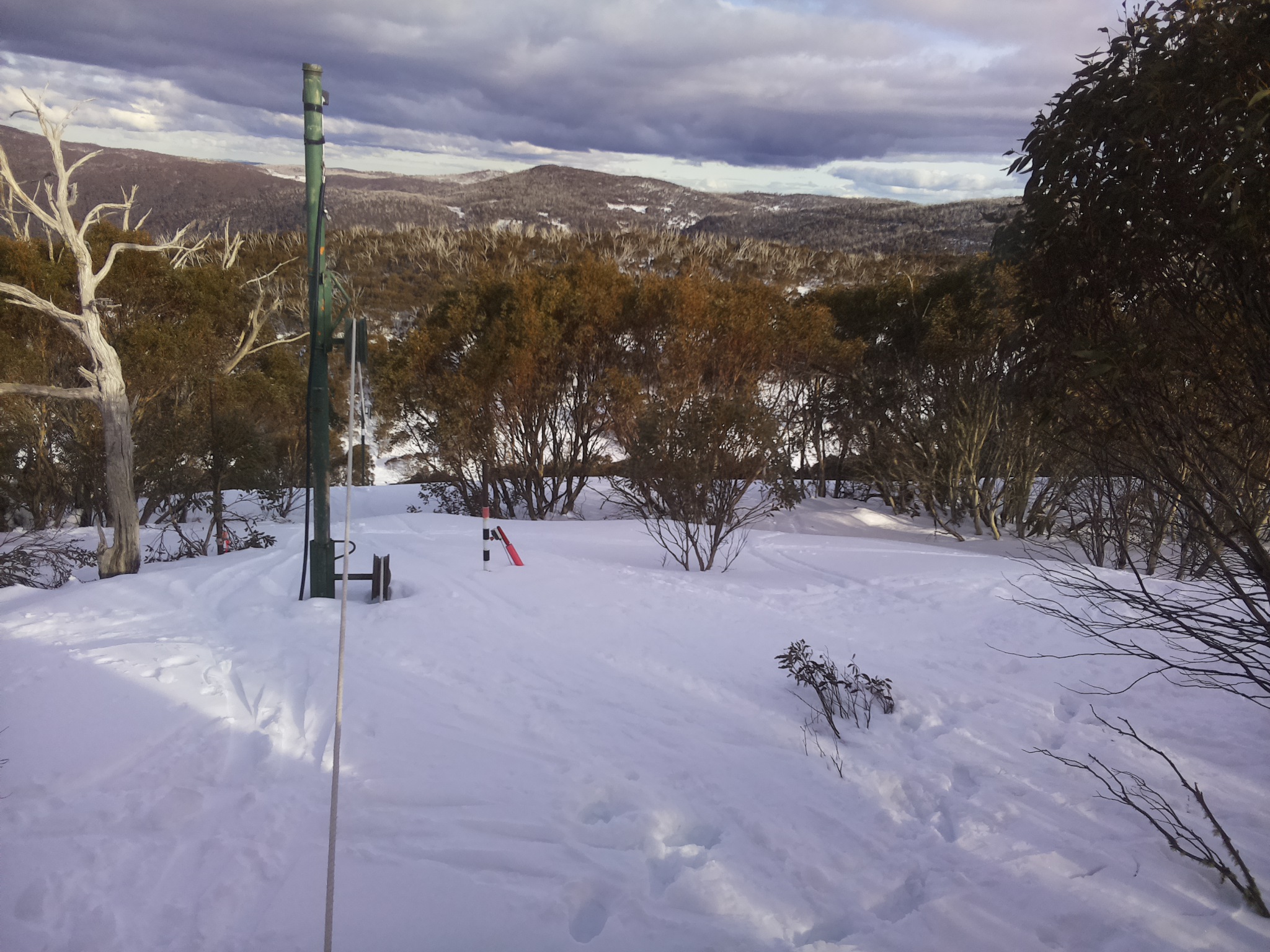 Bogong Web Cam 4:10pm Monday 1st of September 2025