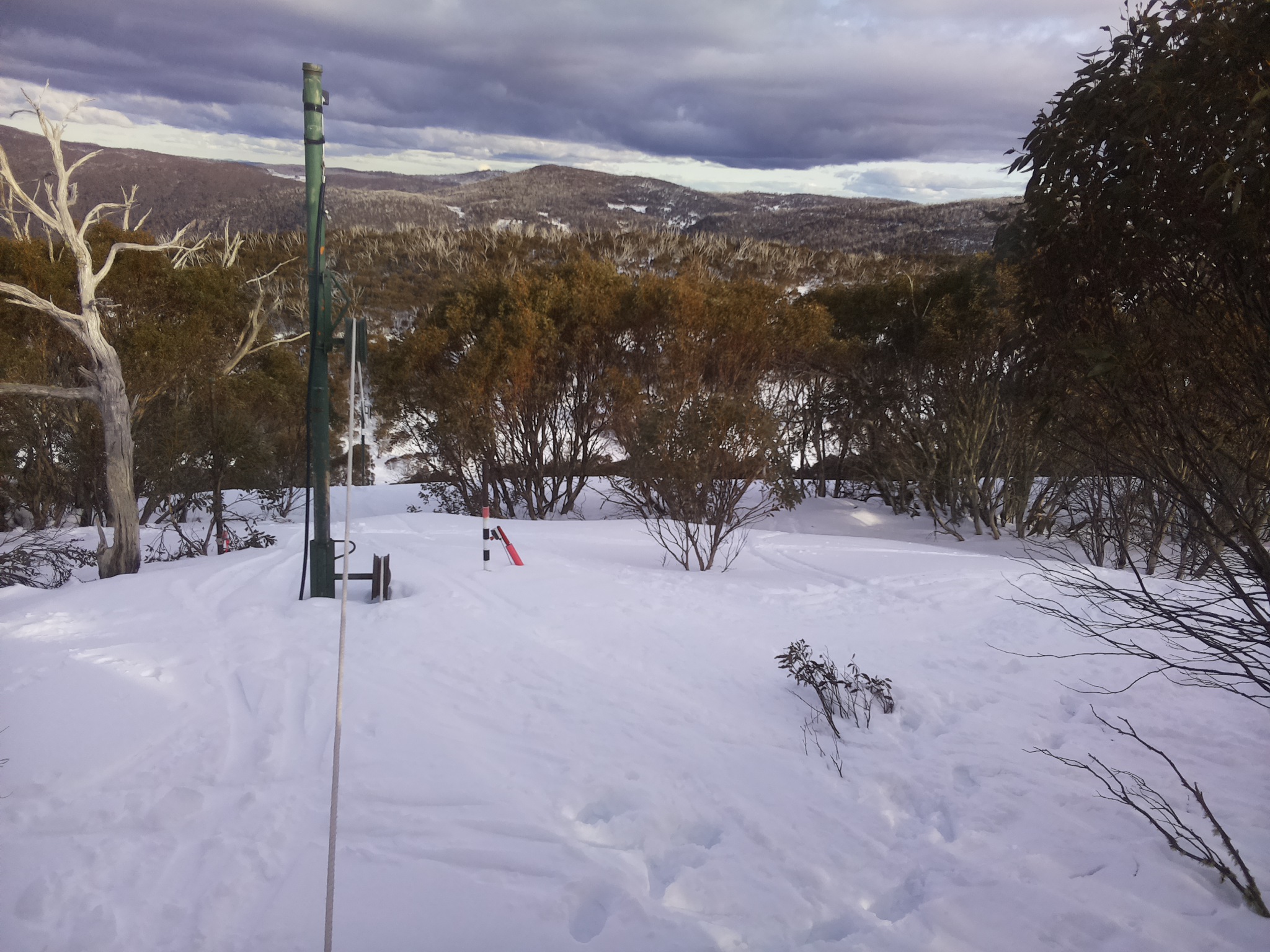 Bogong Web Cam 4:20pm Monday 1st of September 2025