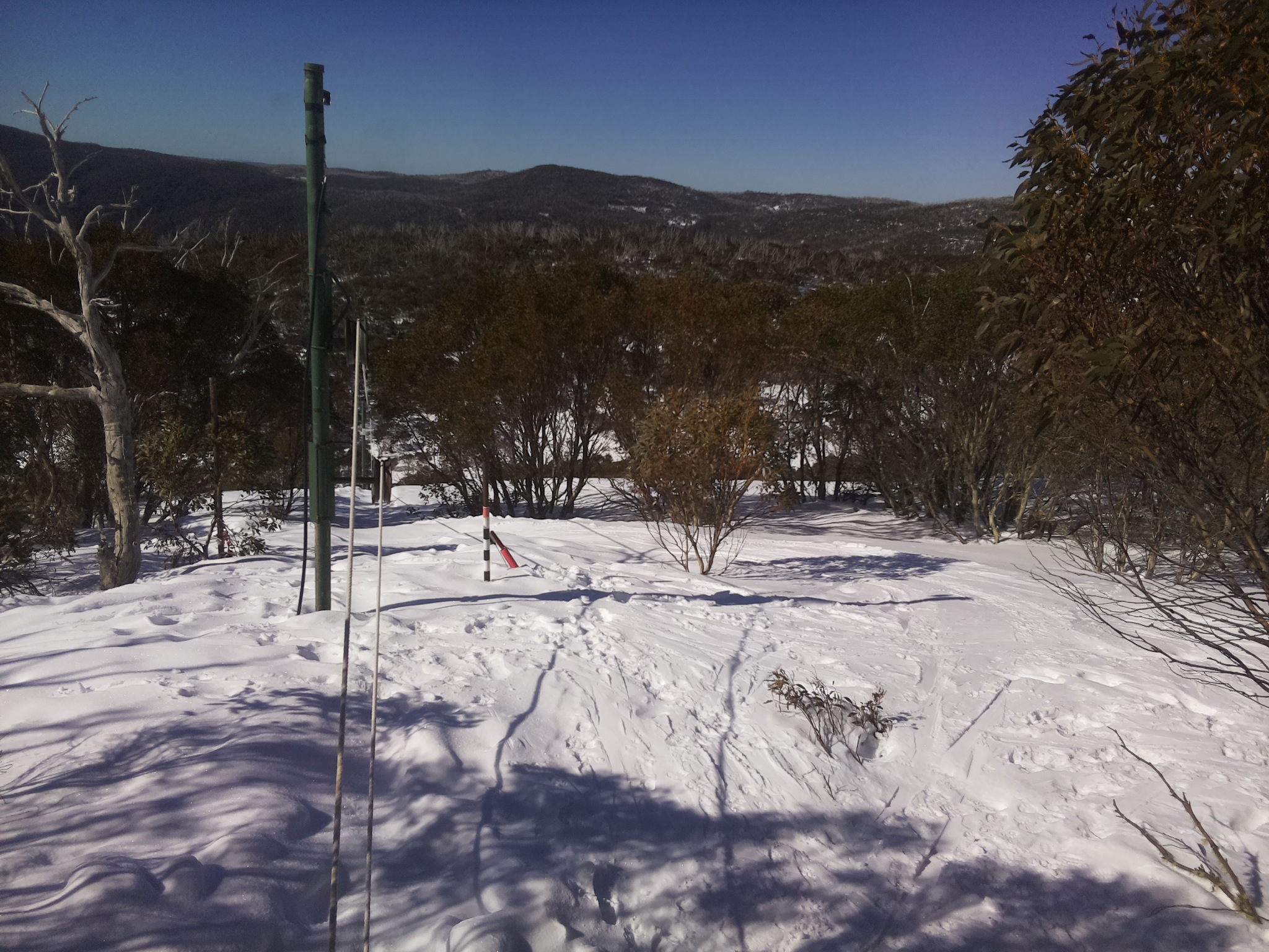 Bogong Web Cam 9:40am Saturday 6th of September 2025