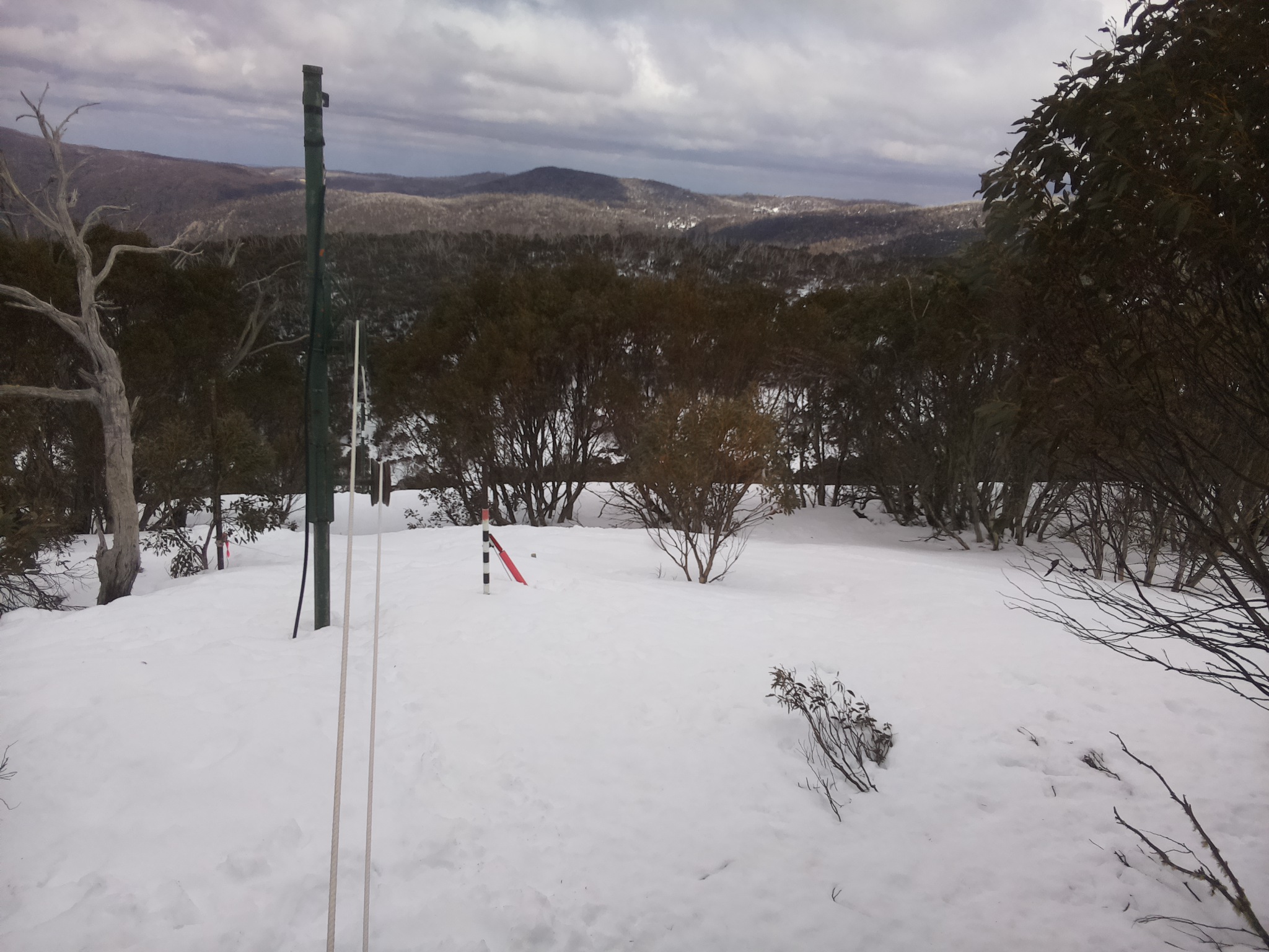 Bogong Web Cam 1:00pm Sunday 7th of September 2025