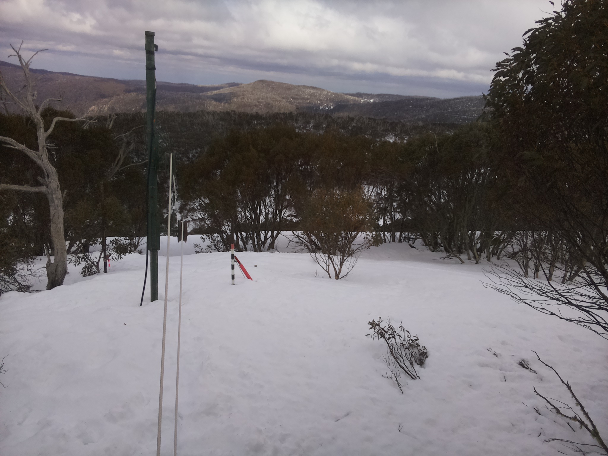 Bogong Web Cam 1:10pm Sunday 7th of September 2025