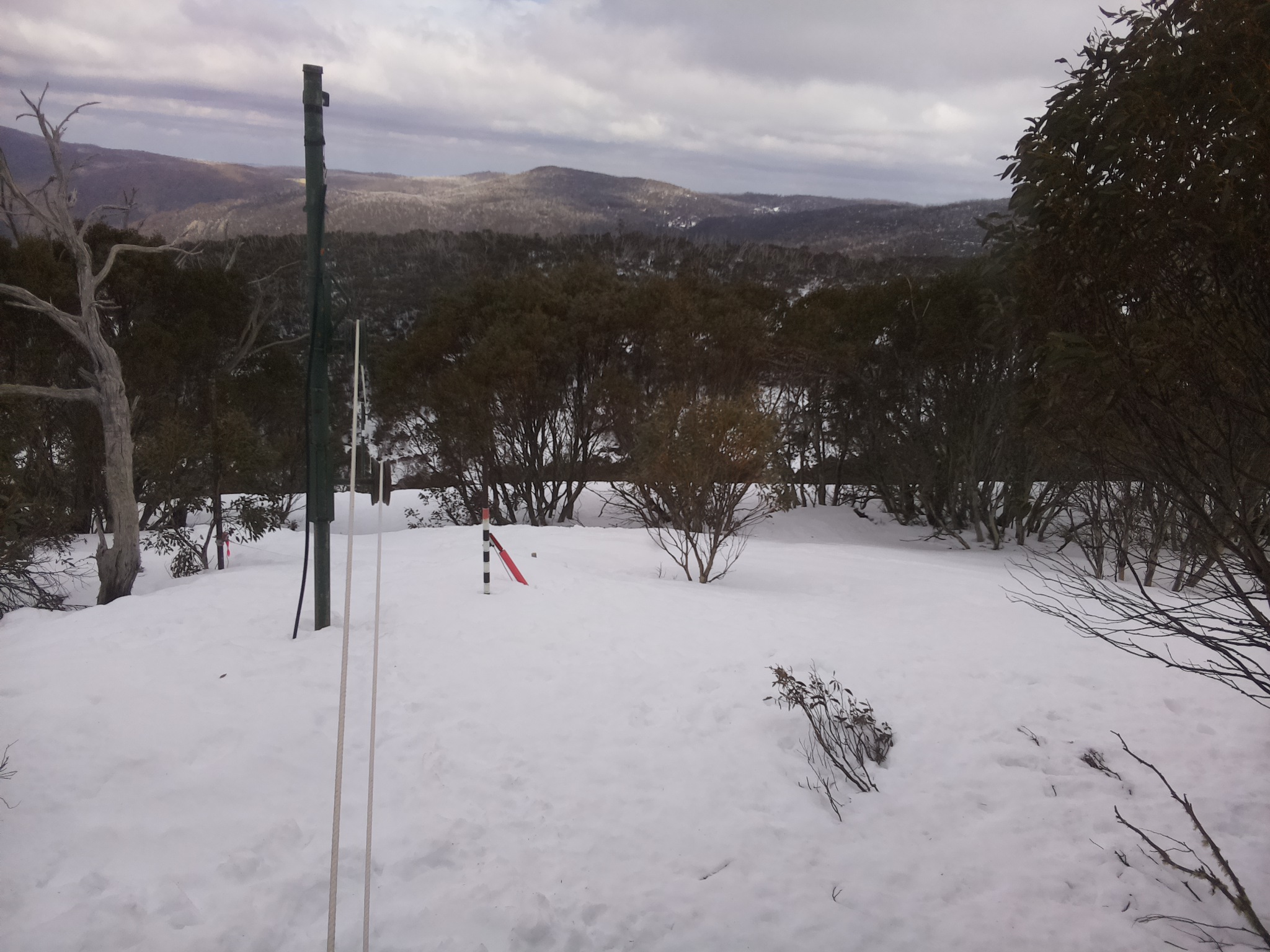 Bogong Web Cam 1:40pm Sunday 7th of September 2025