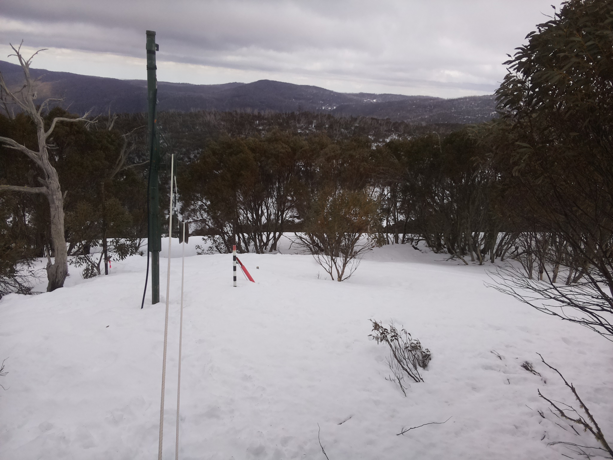 Bogong Web Cam 2:10pm Sunday 7th of September 2025