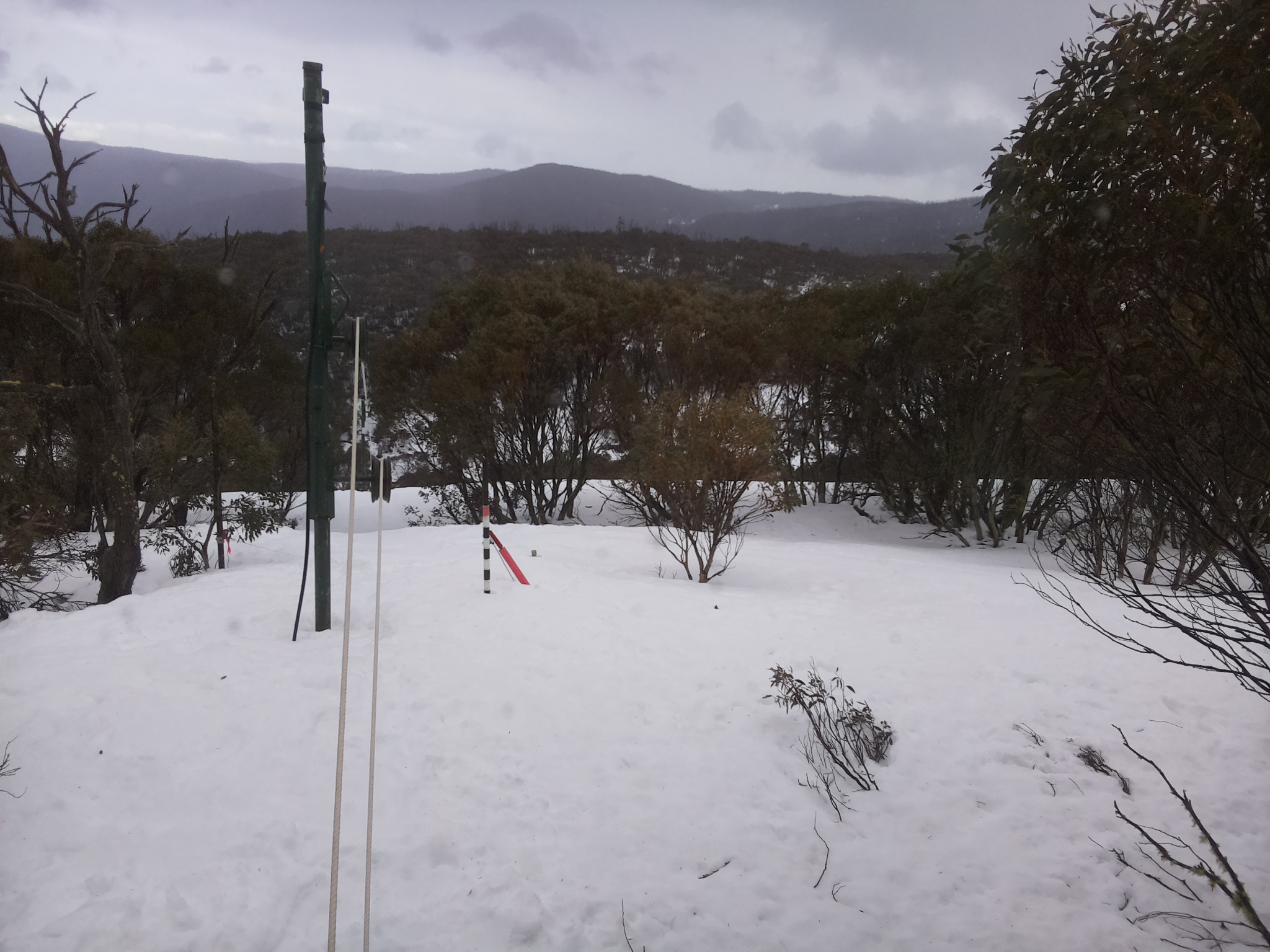 Bogong Web Cam 4:40pm Sunday 7th of September 2025