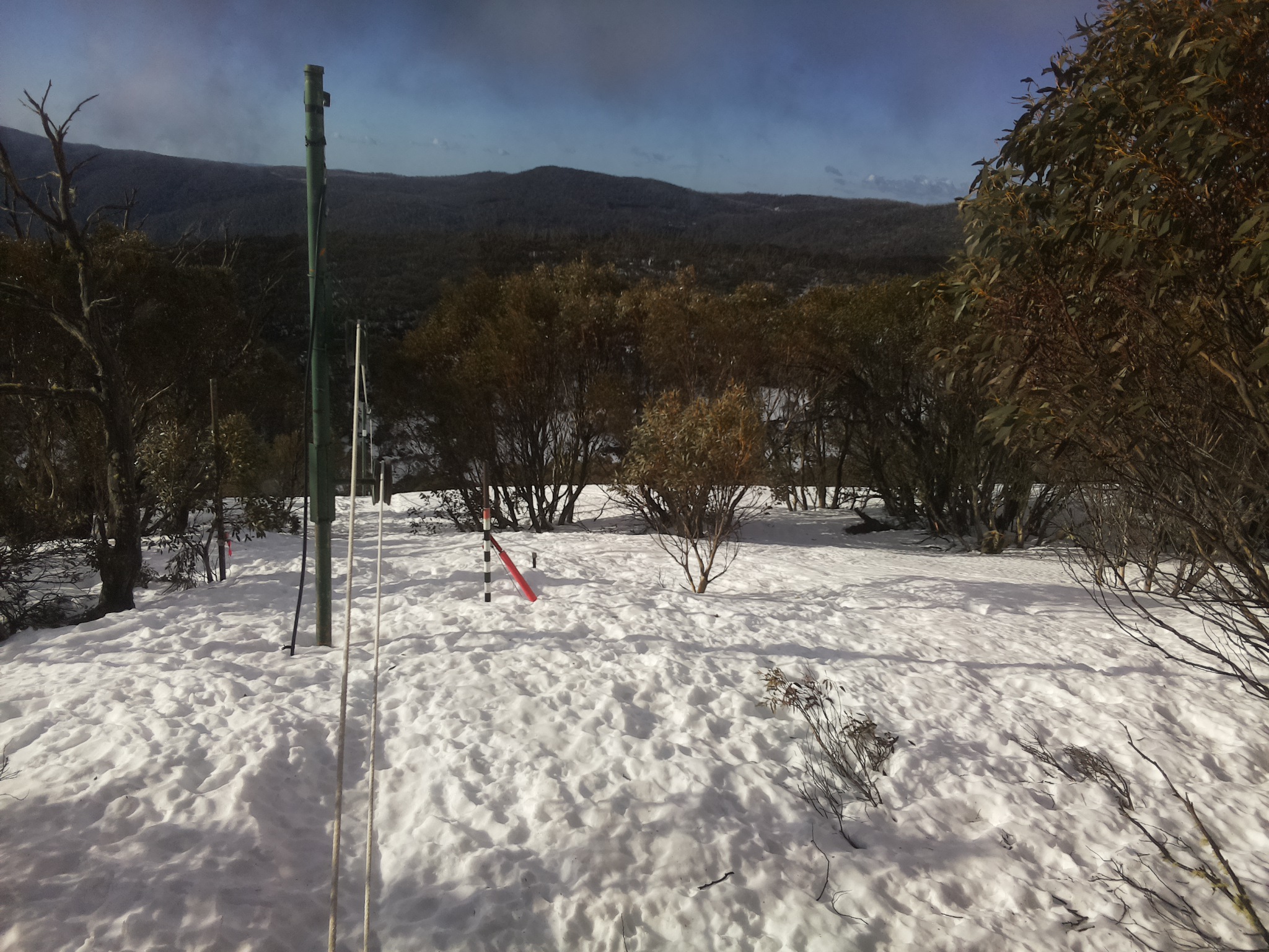 Bogong Web Cam 8:10am Monday 8th of September 2025