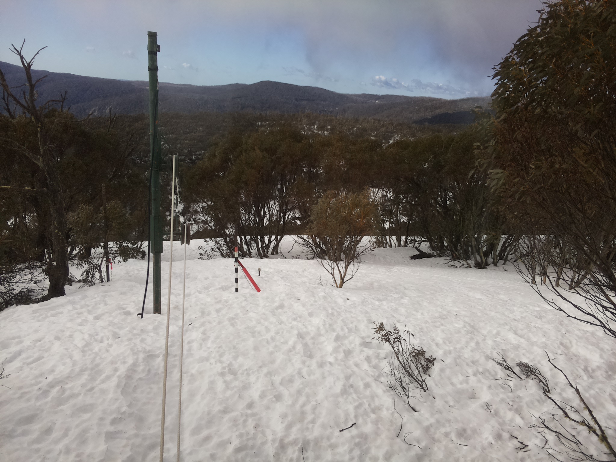 Bogong Web Cam 8:20am Monday 8th of September 2025