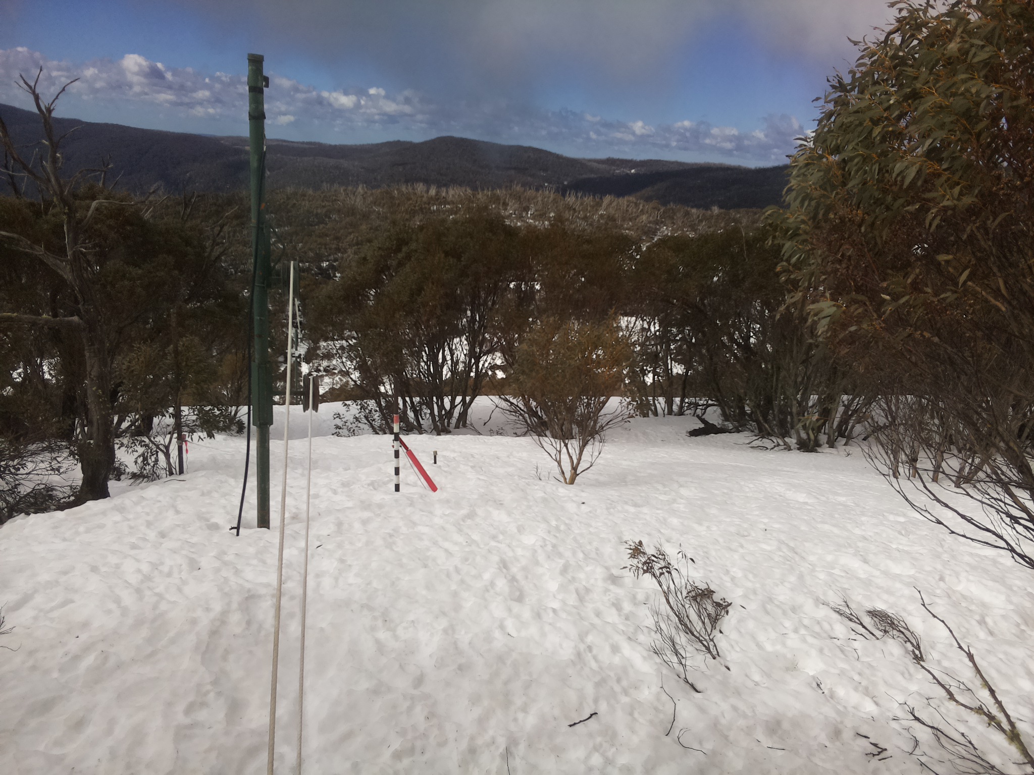 Bogong Web Cam 9:40am Monday 8th of September 2025
