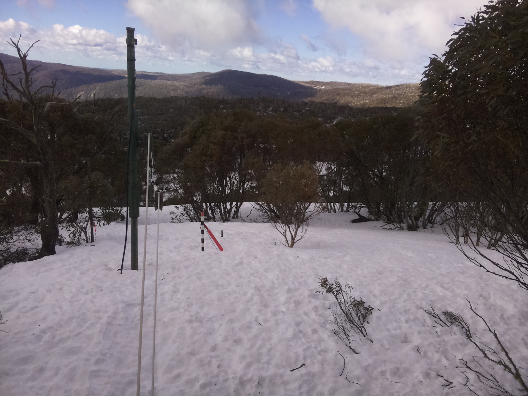 Bogong Web Cam 9:50am Monday 8th of September 2025