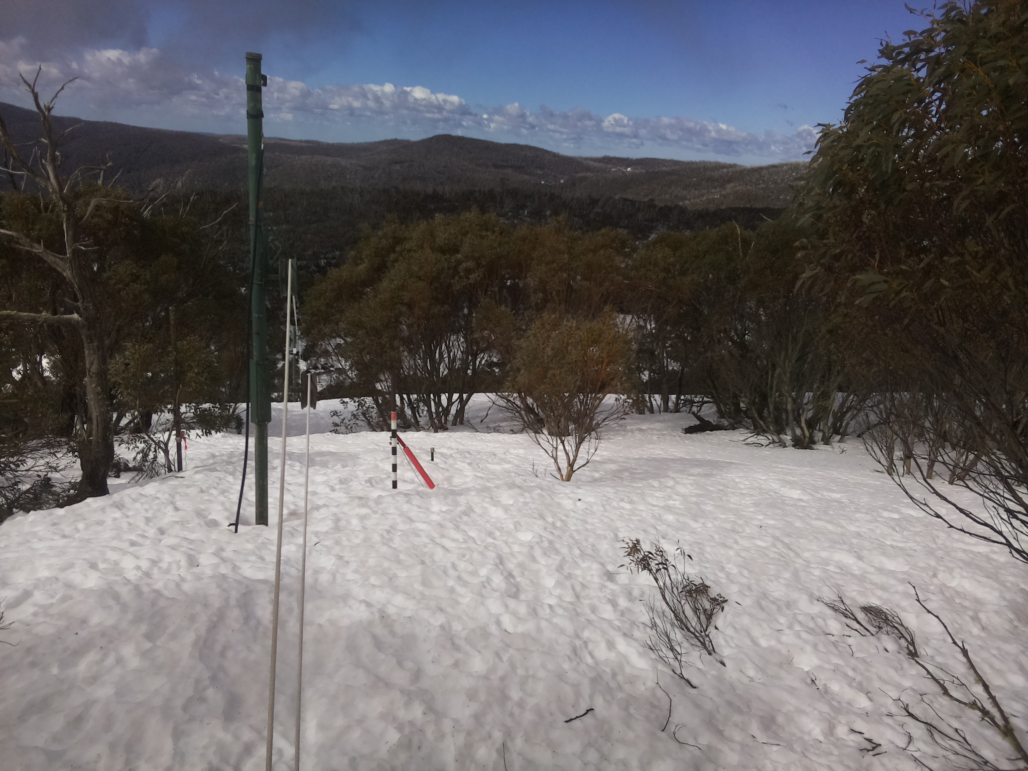 Bogong Web Cam 10:20am Monday 8th of September 2025