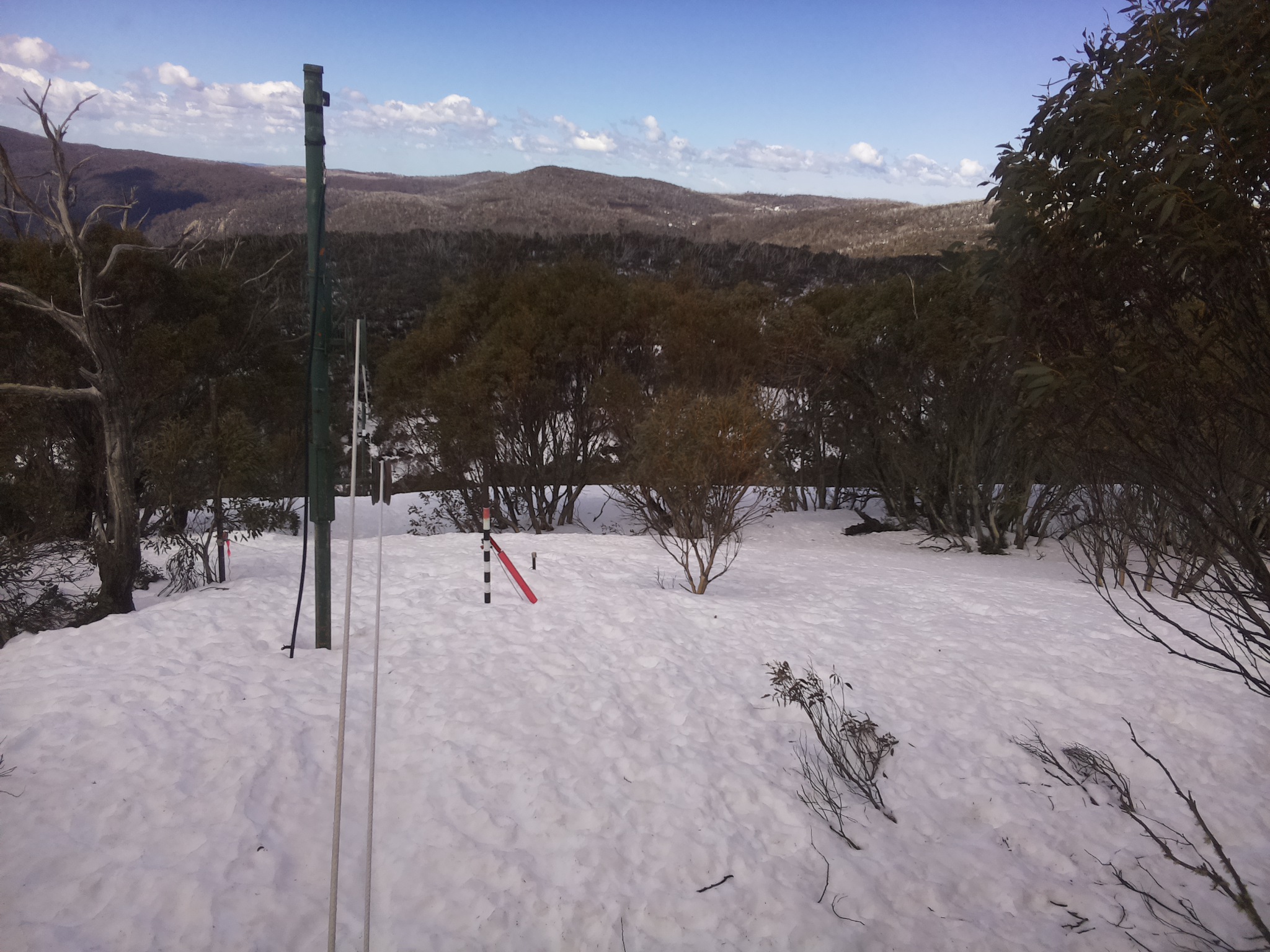 Bogong Web Cam 11:00am Monday 8th of September 2025