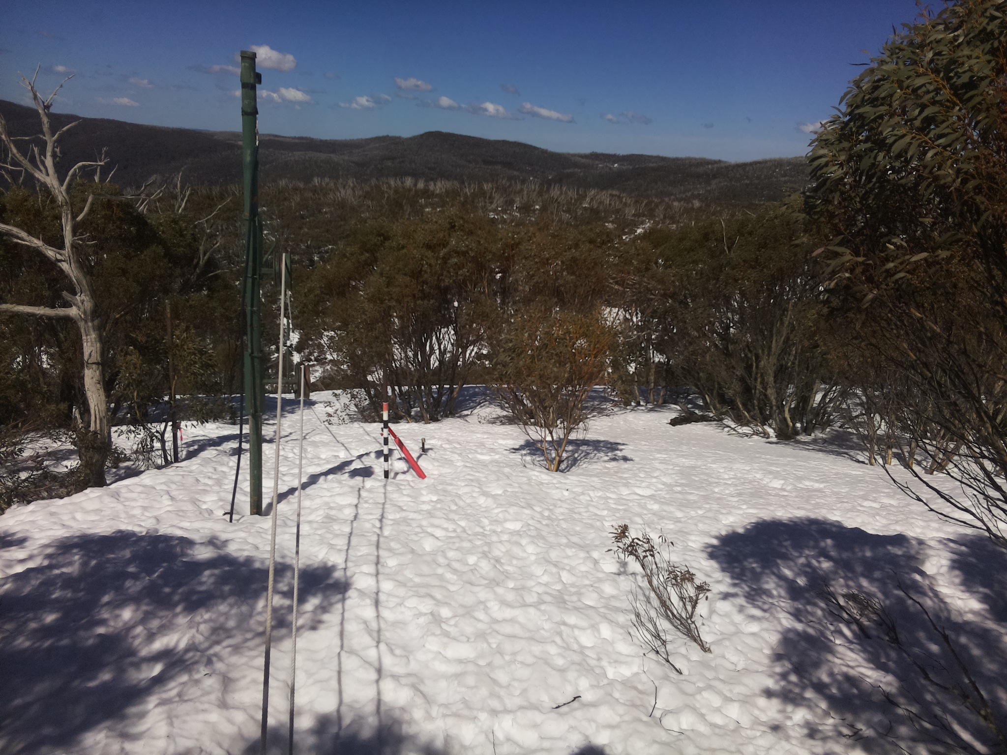 Bogong Web Cam 12:20pm Monday 8th of September 2025