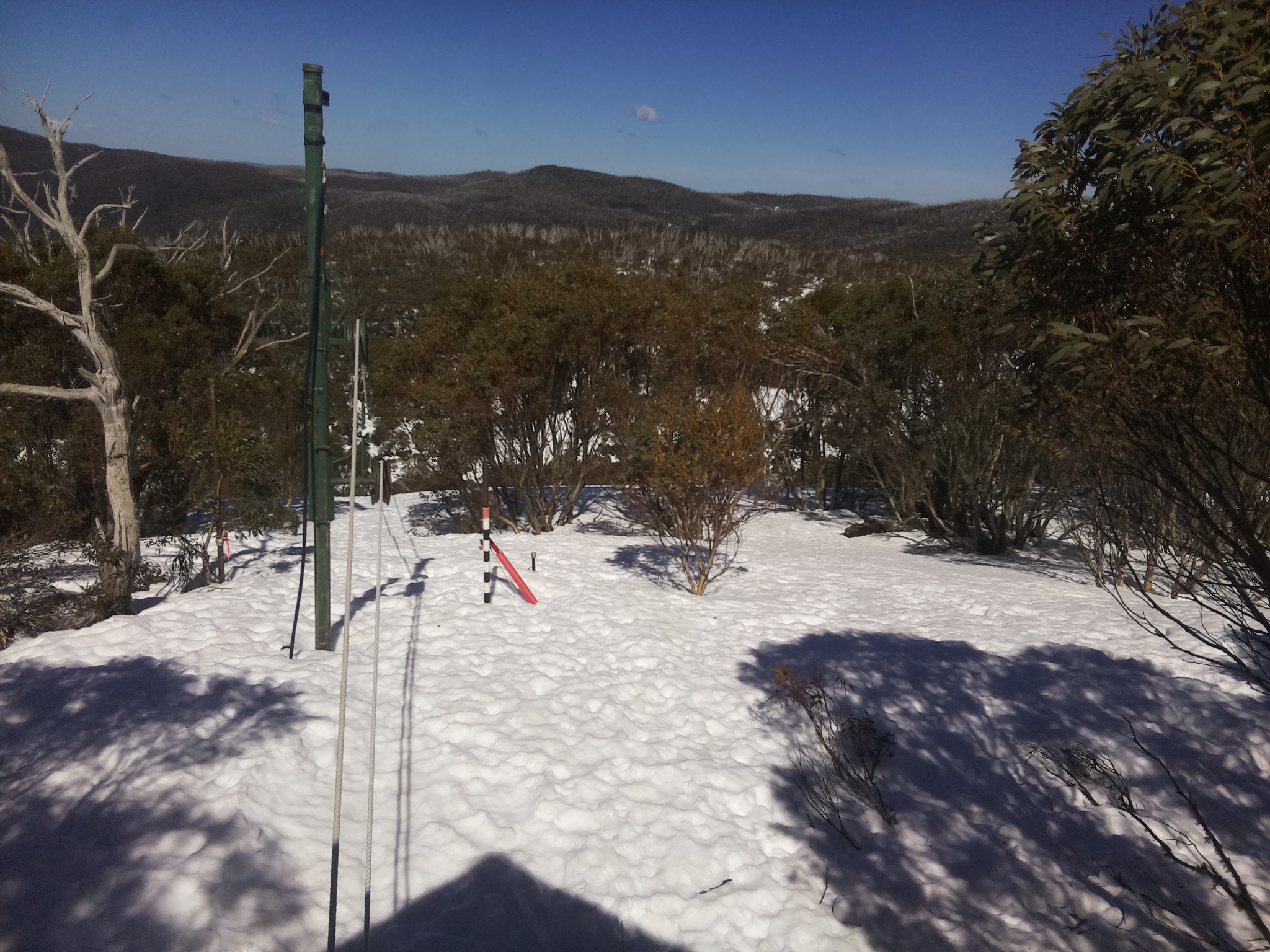 Bogong Web Cam 1:10pm Monday 8th of September 2025