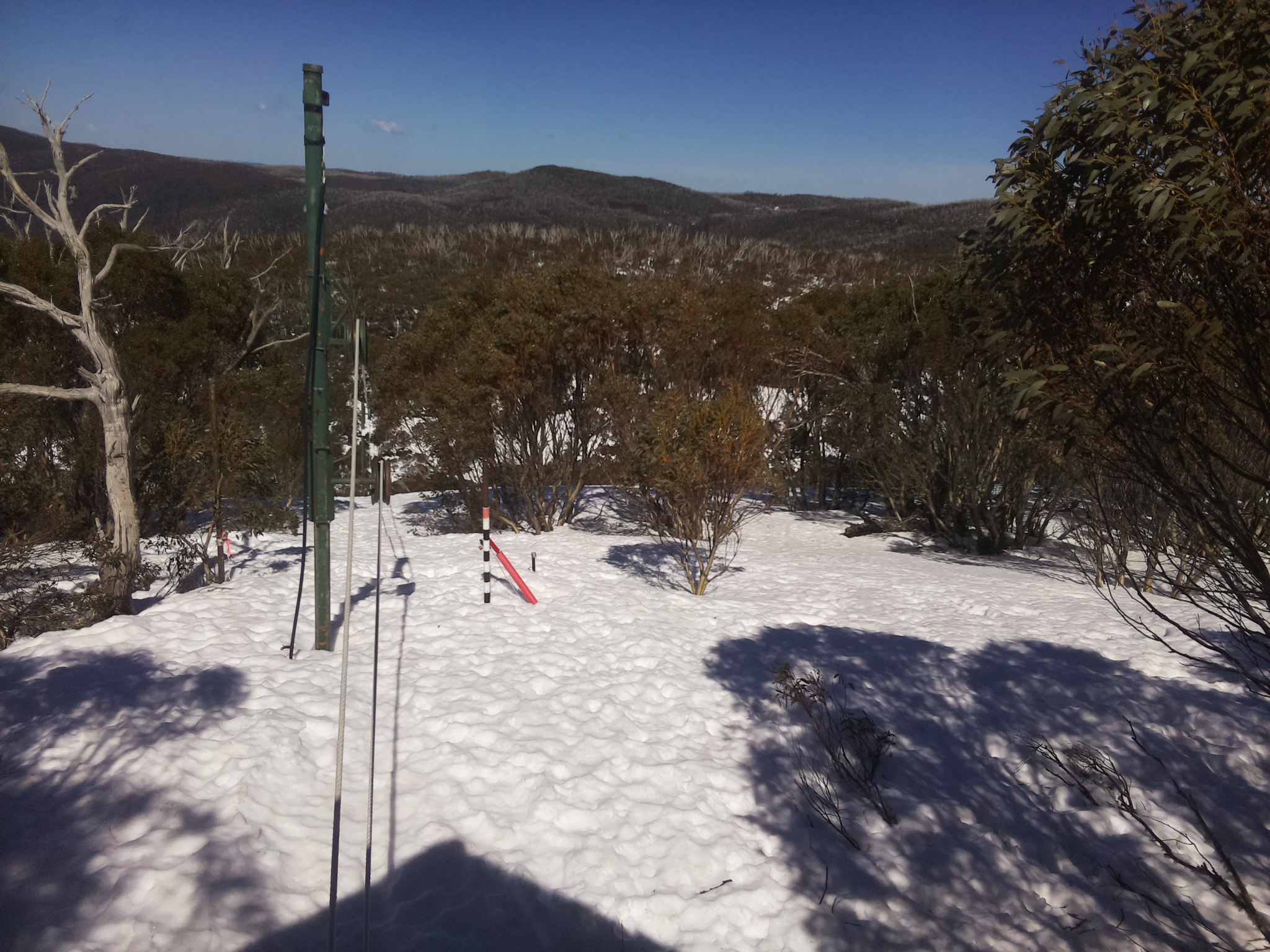Bogong Web Cam 1:20pm Monday 8th of September 2025
