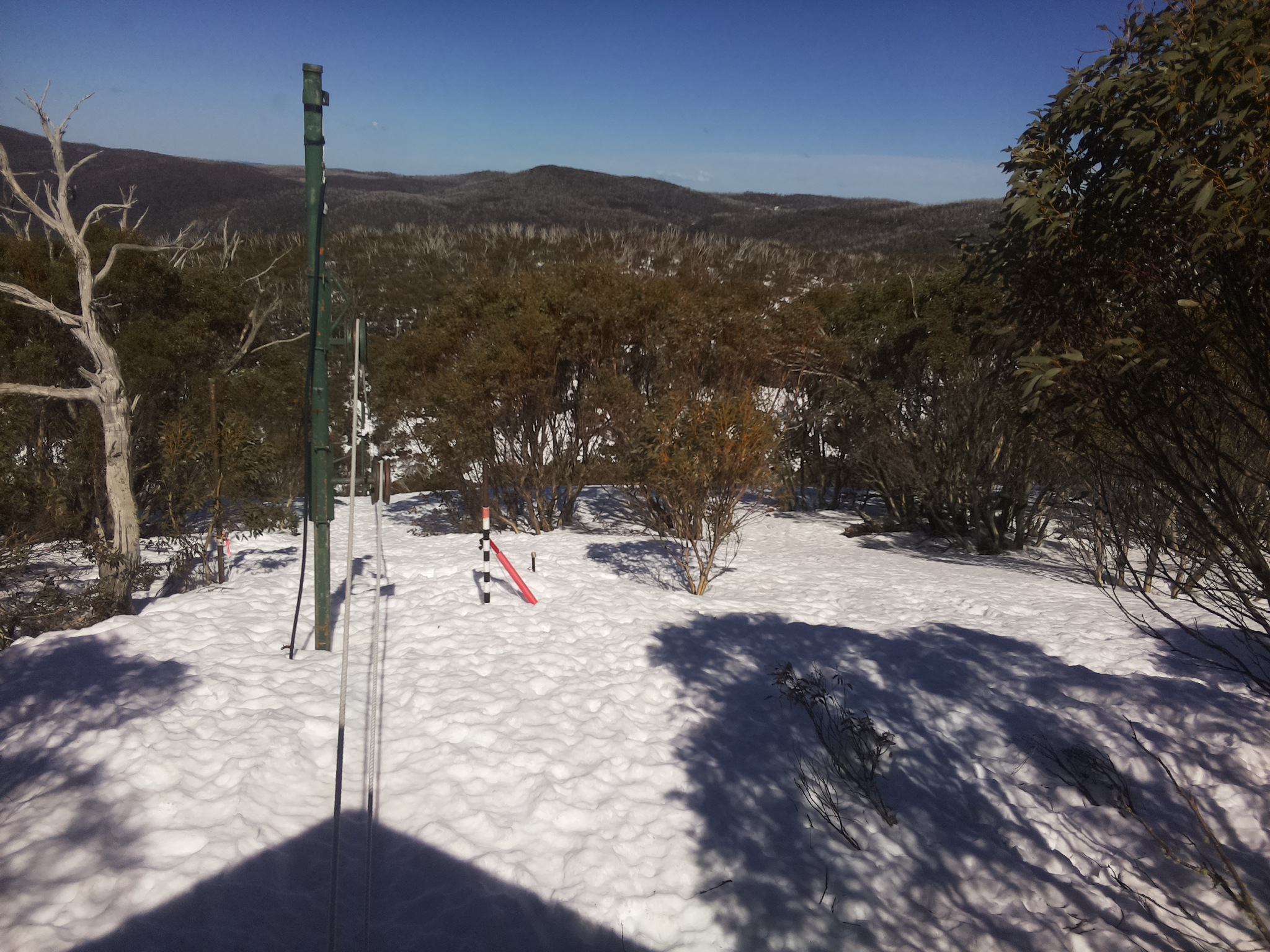 Bogong Web Cam 1:40pm Monday 8th of September 2025