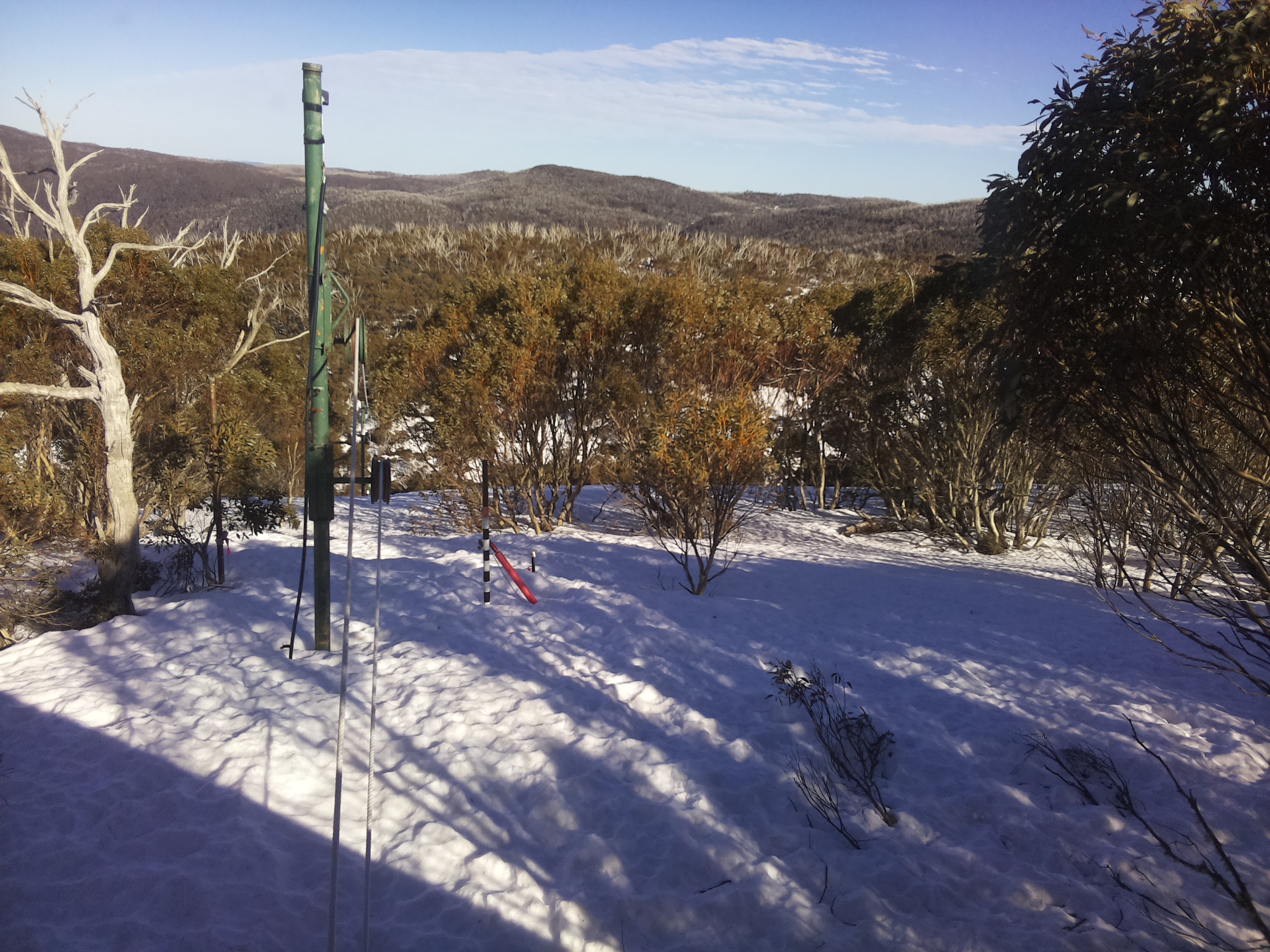 Bogong Web Cam 3:40pm Monday 8th of September 2025
