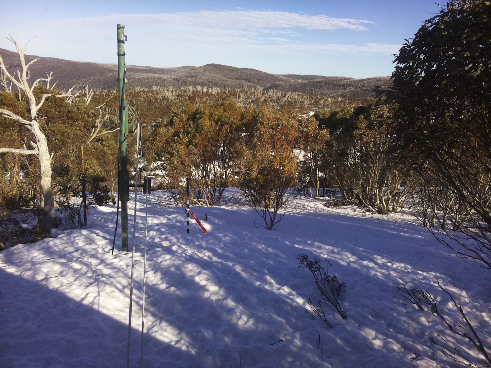 Bogong Web Cam 3:50pm Monday 8th of September 2025