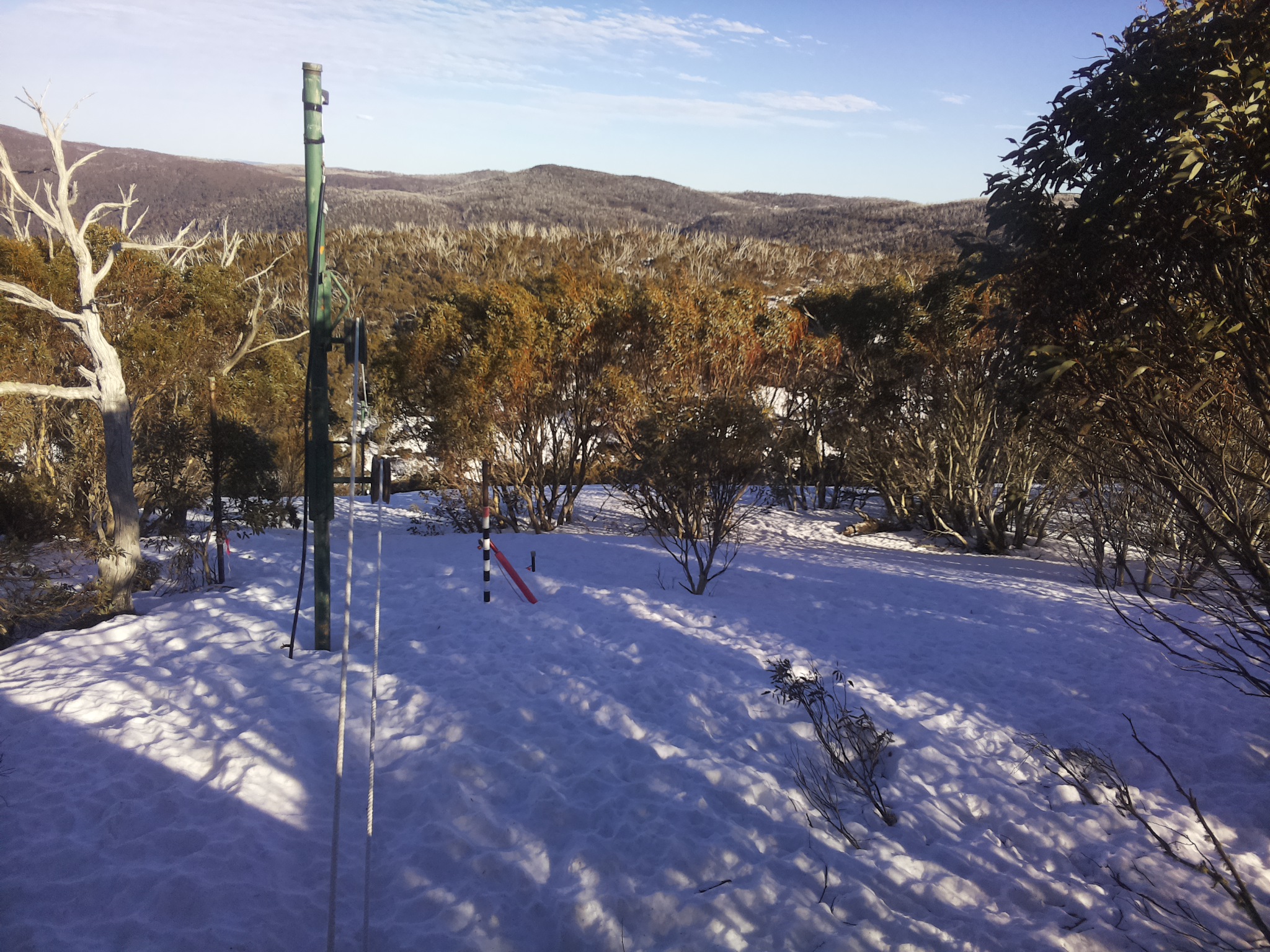Bogong Web Cam 4:10pm Monday 8th of September 2025