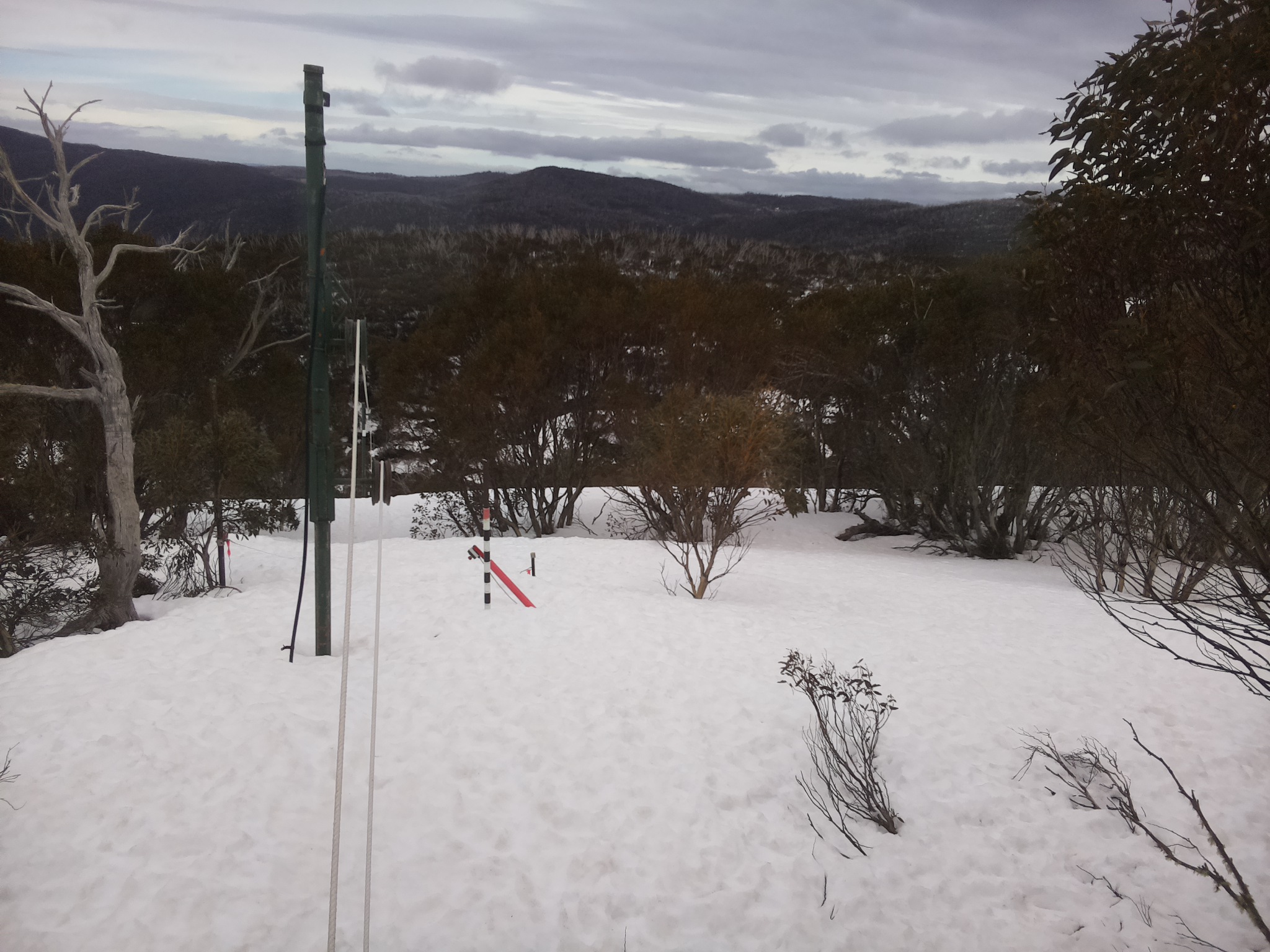 Bogong Web Cam 1:10pm Wednesday 10th of September 2025