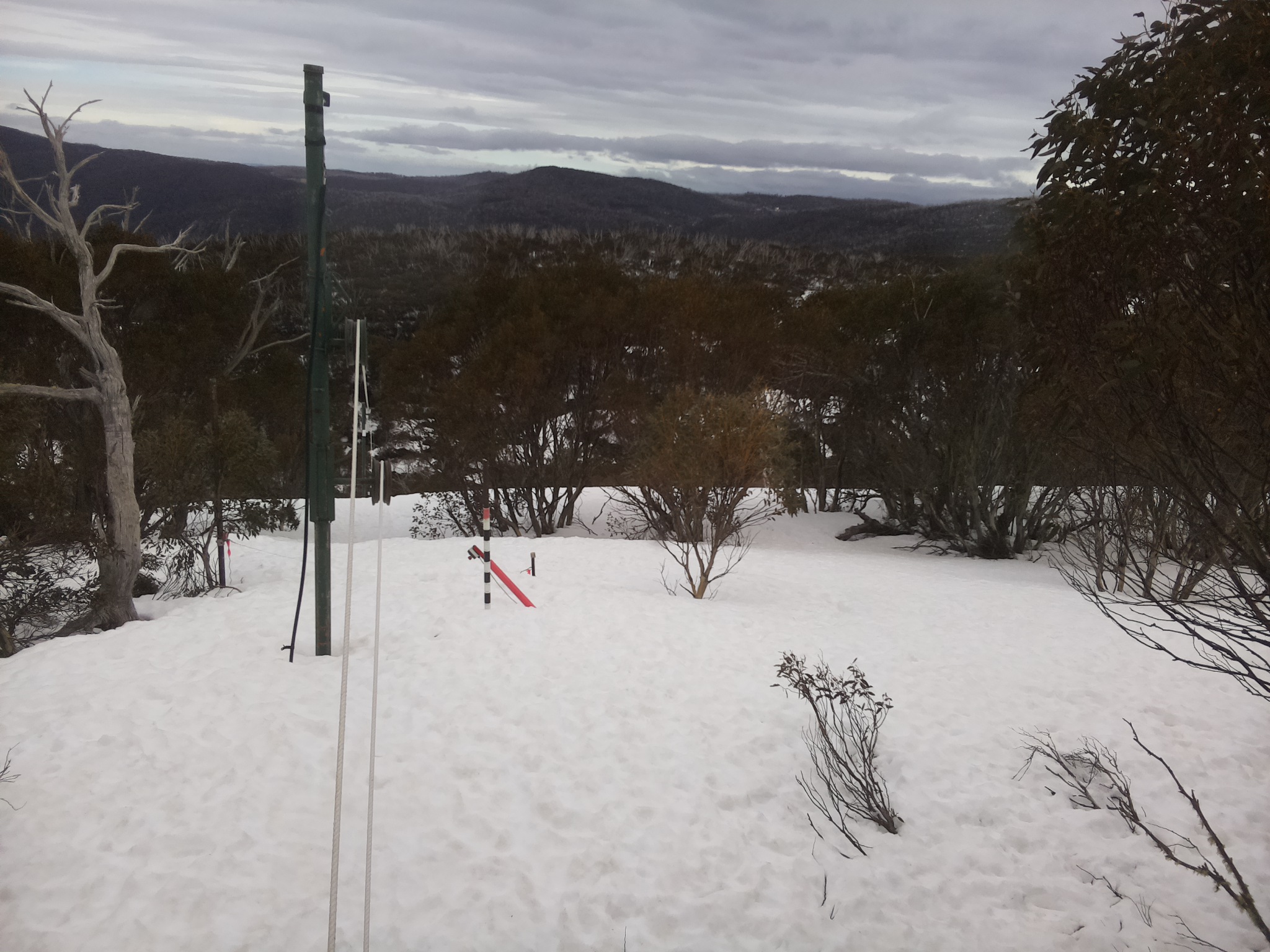 Bogong Web Cam 1:20pm Wednesday 10th of September 2025