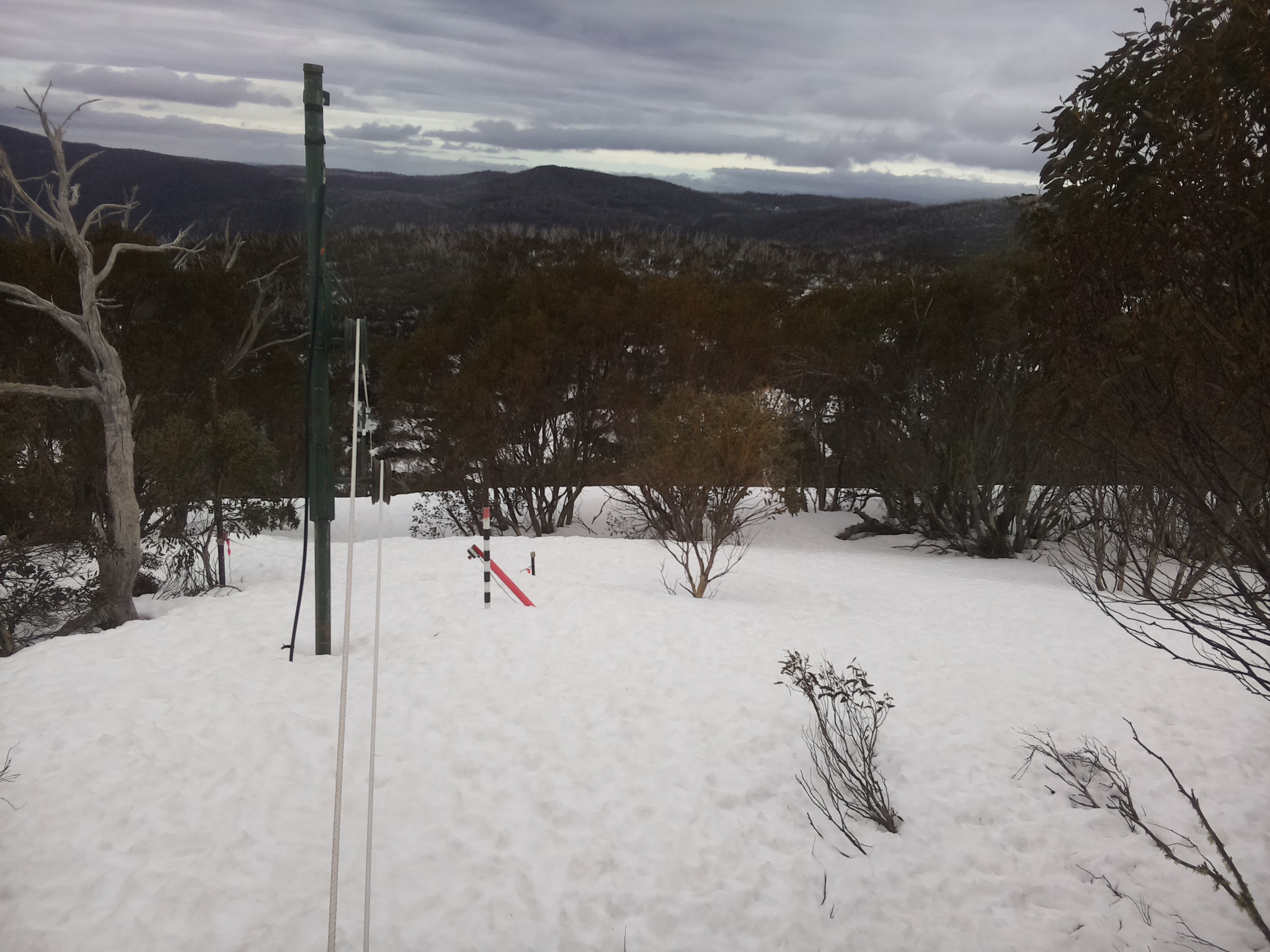 Bogong Web Cam 1:40pm Wednesday 10th of September 2025