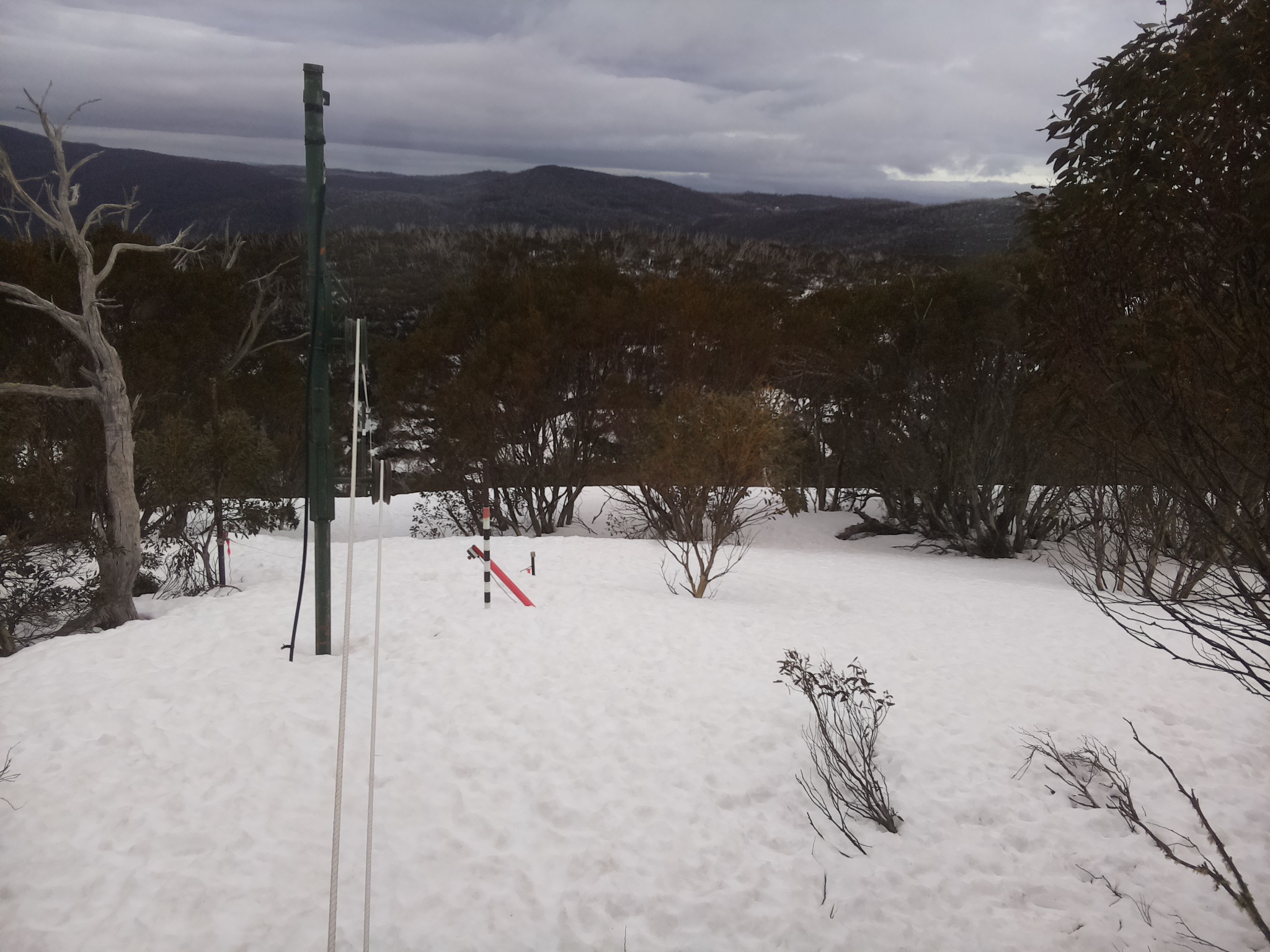 Bogong Web Cam 2:10pm Wednesday 10th of September 2025