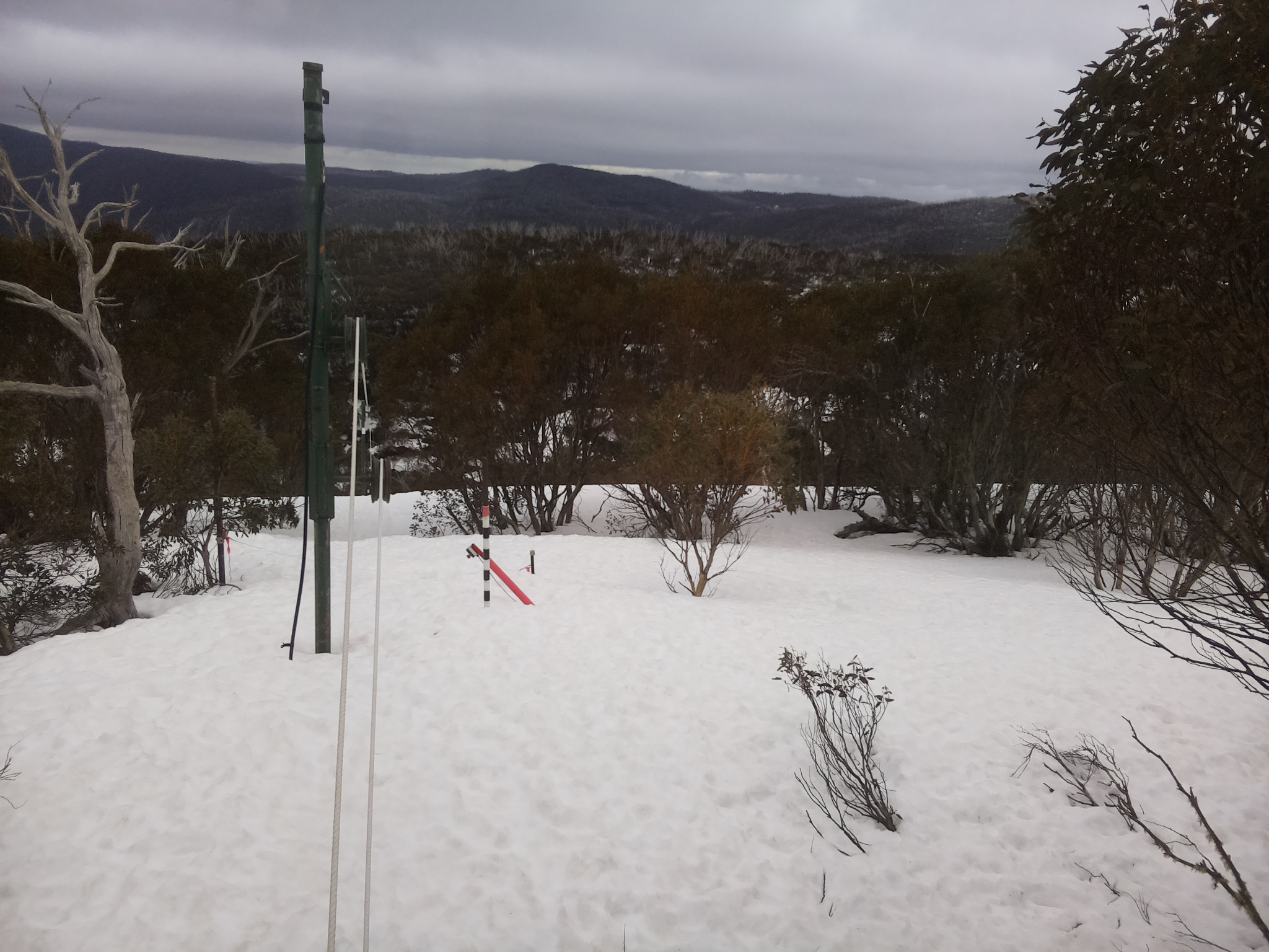 Bogong Web Cam 2:40pm Wednesday 10th of September 2025