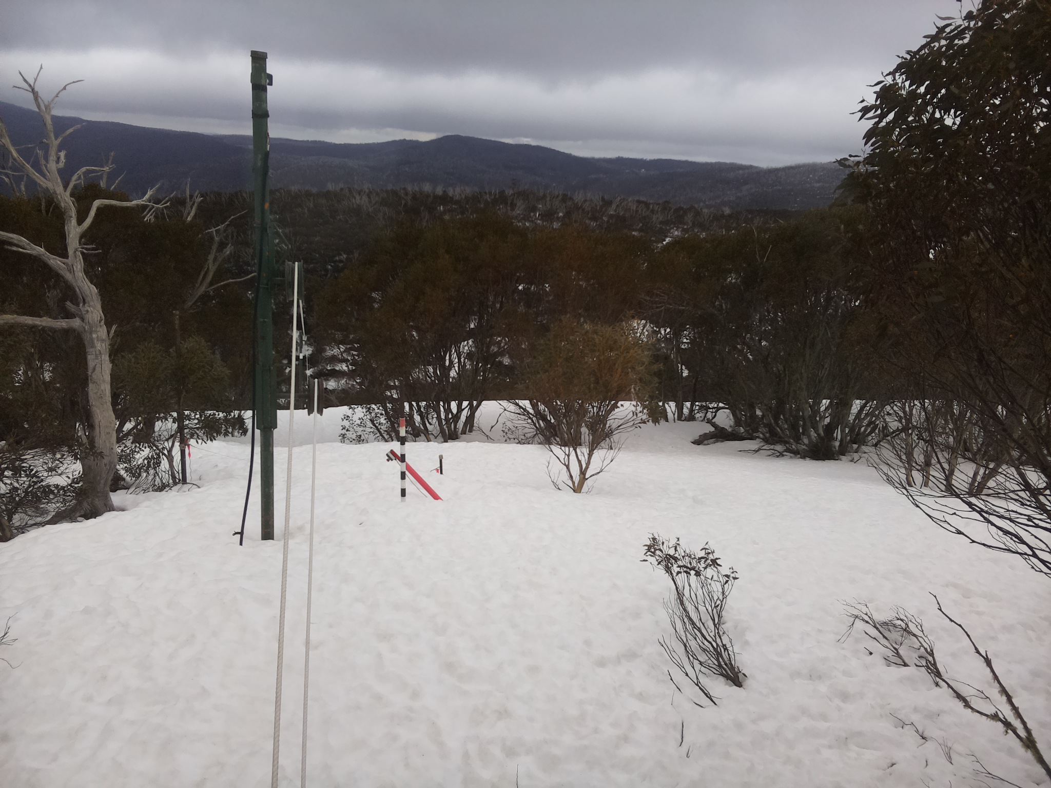 Bogong Web Cam 3:10pm Wednesday 10th of September 2025