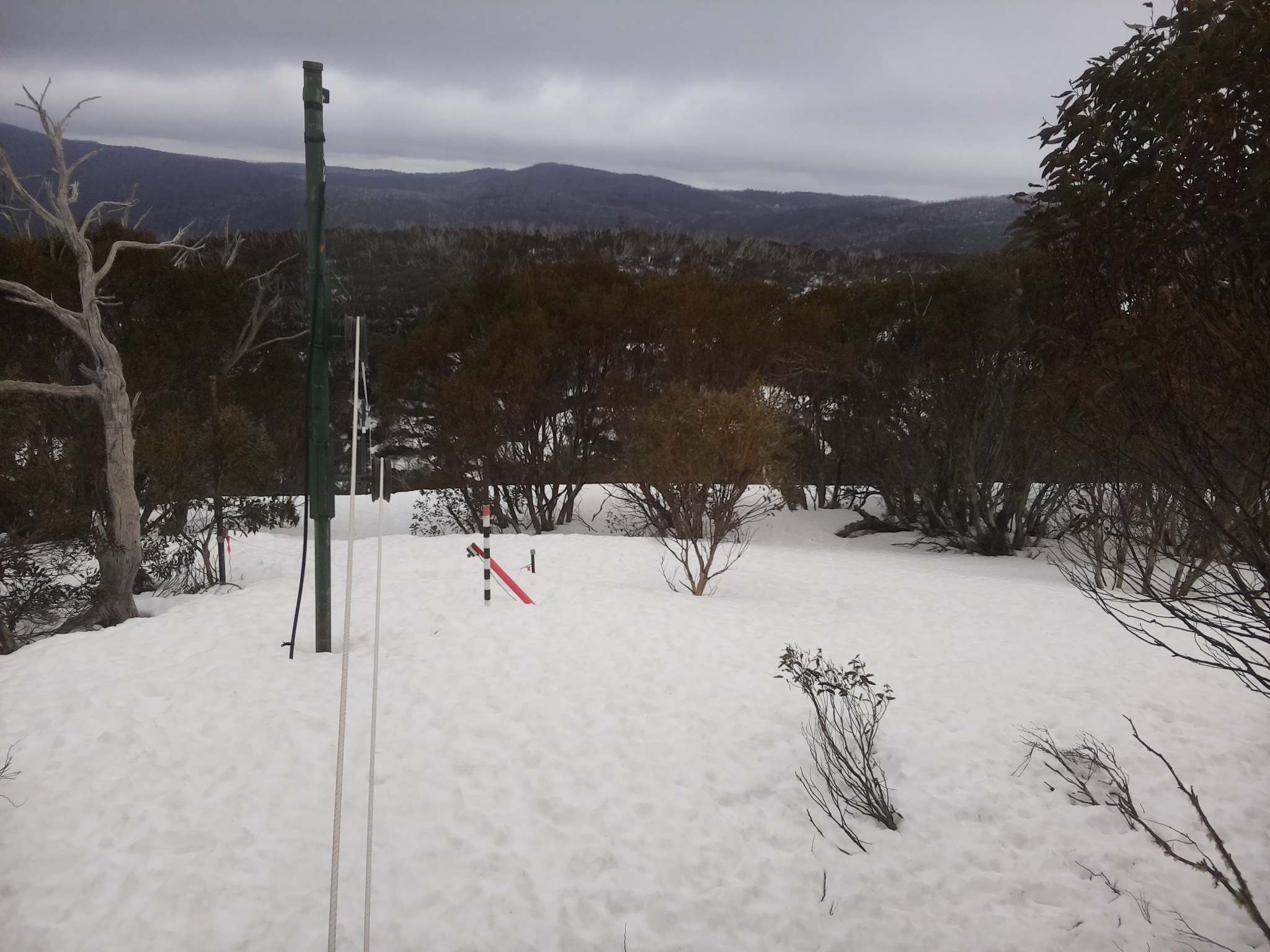 Bogong Web Cam 3:20pm Wednesday 10th of September 2025