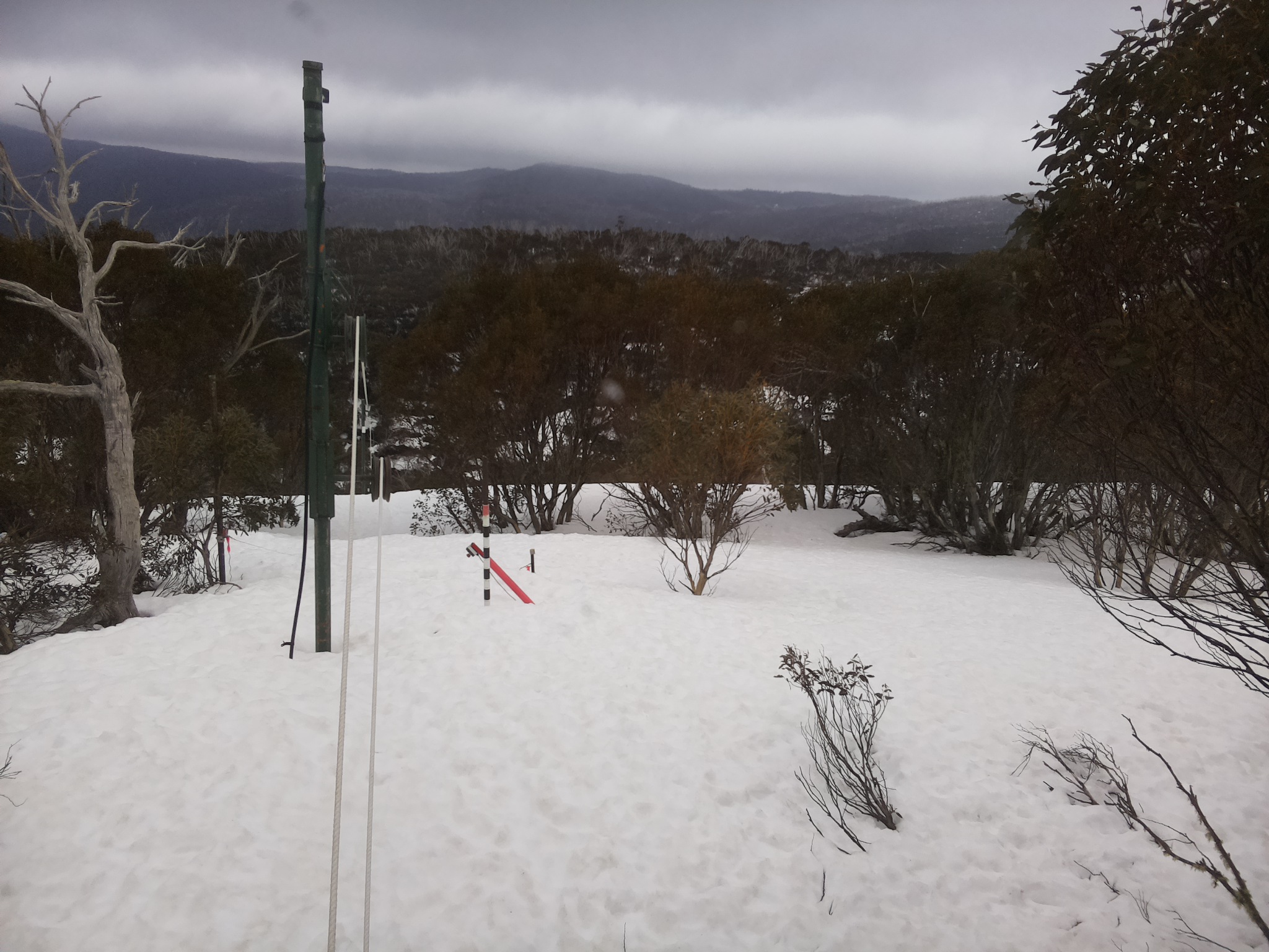 Bogong Web Cam 3:40pm Wednesday 10th of September 2025