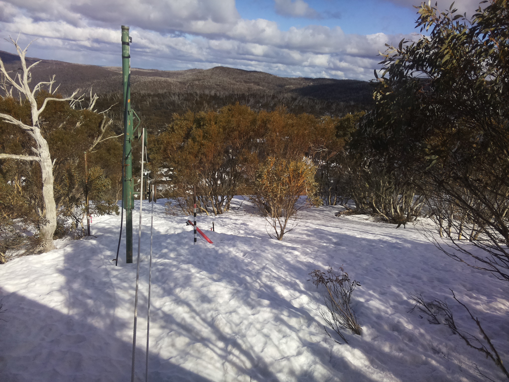 Bogong Web Cam 3:20pm Thursday 11th of September 2025