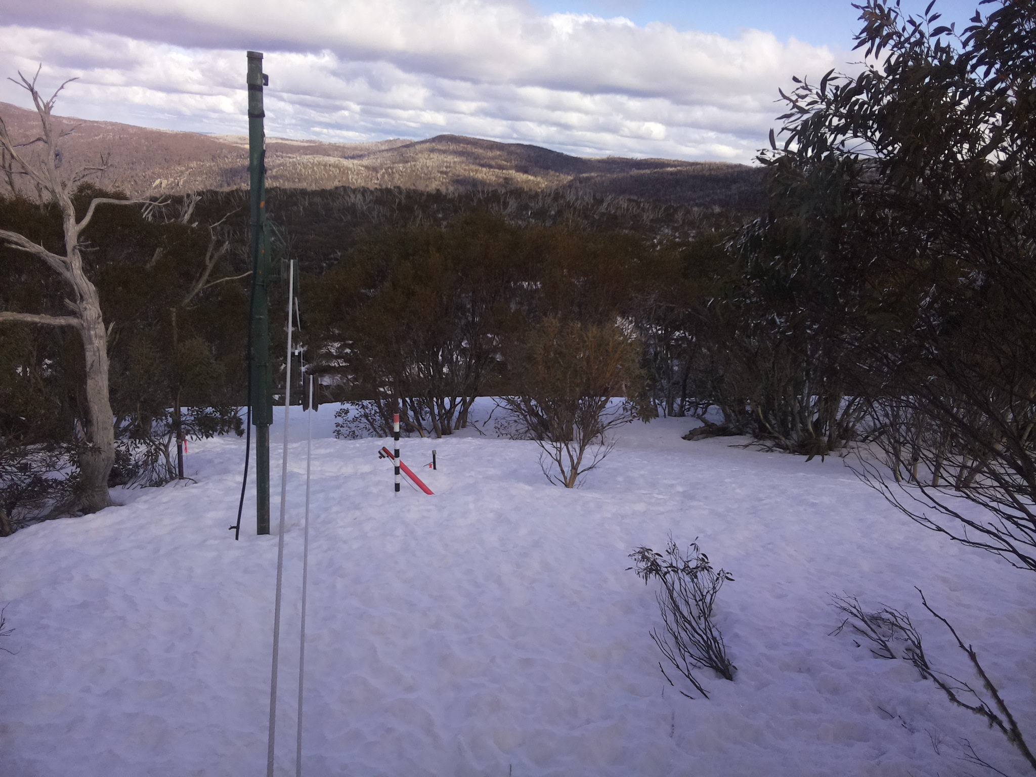 Bogong Web Cam 3:40pm Thursday 11th of September 2025