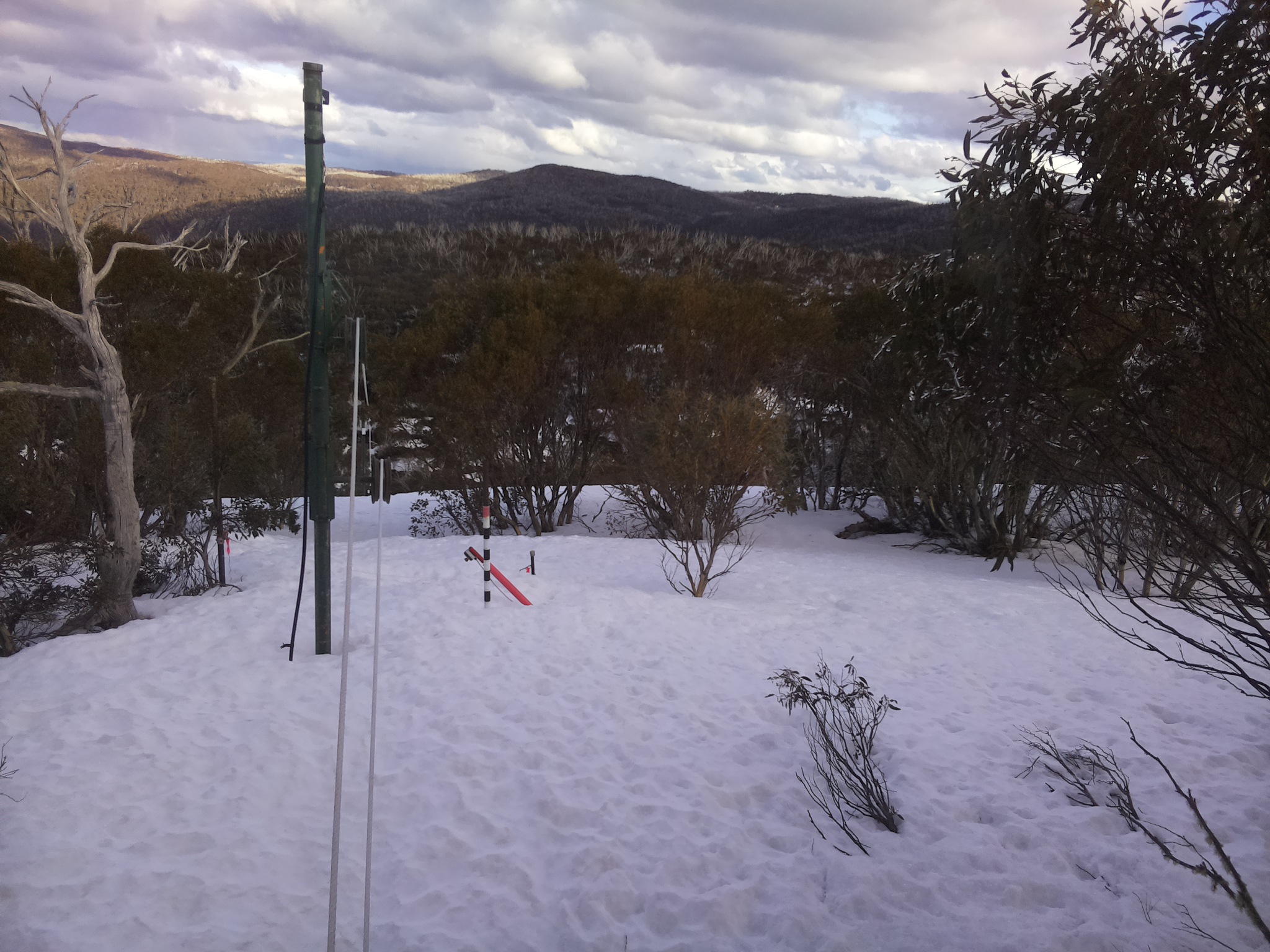 Bogong Web Cam 4:20pm Thursday 11th of September 2025