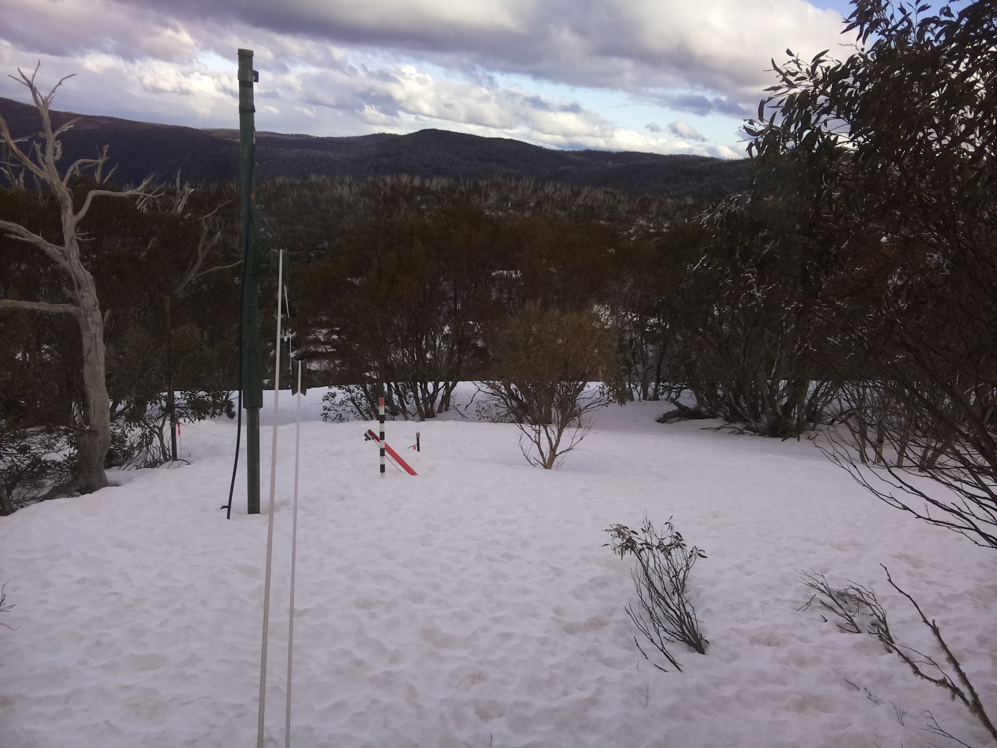 Bogong Web Cam 4:40pm Thursday 11th of September 2025