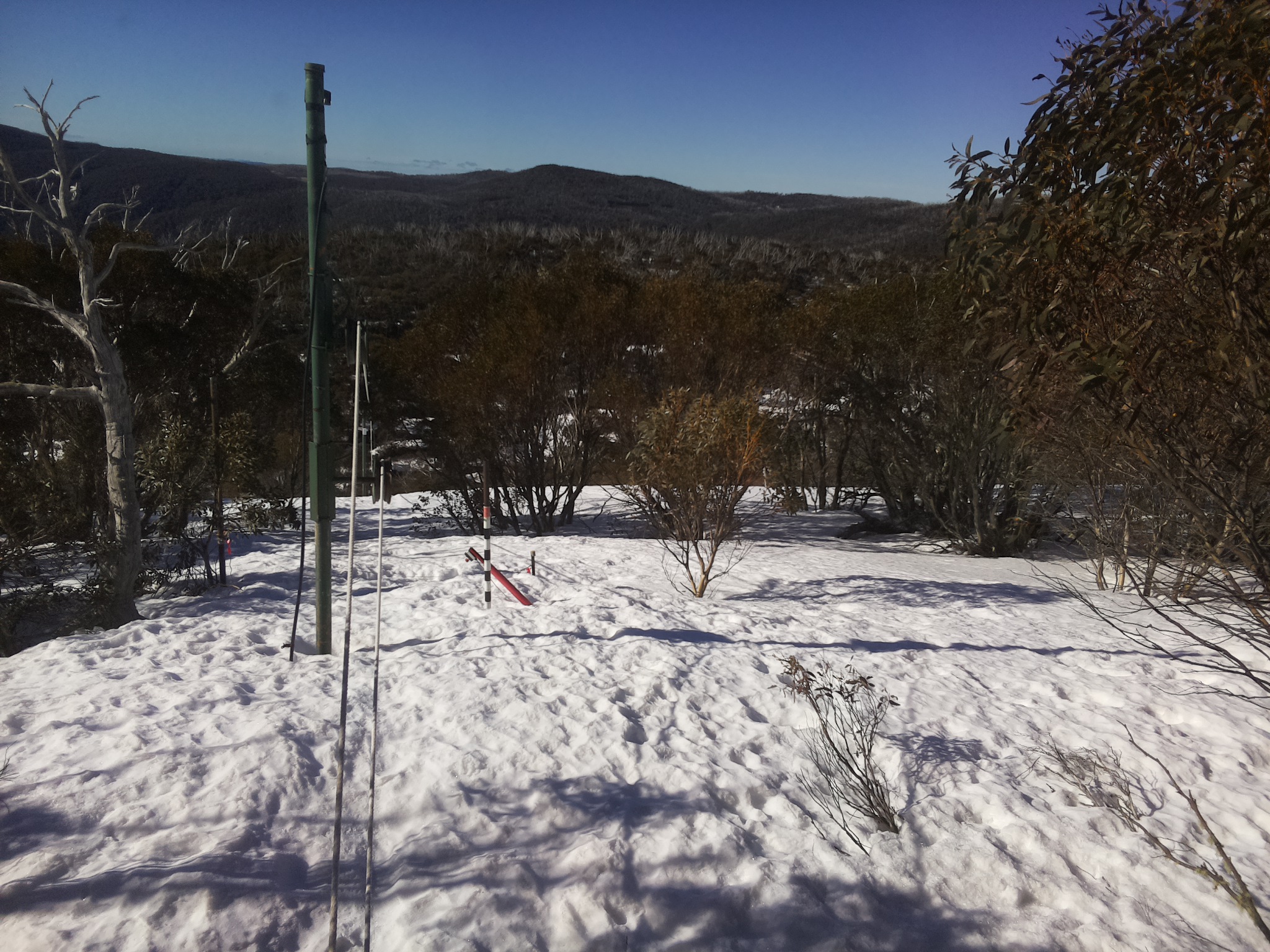 Bogong Web Cam 8:50am Friday 12th of September 2025