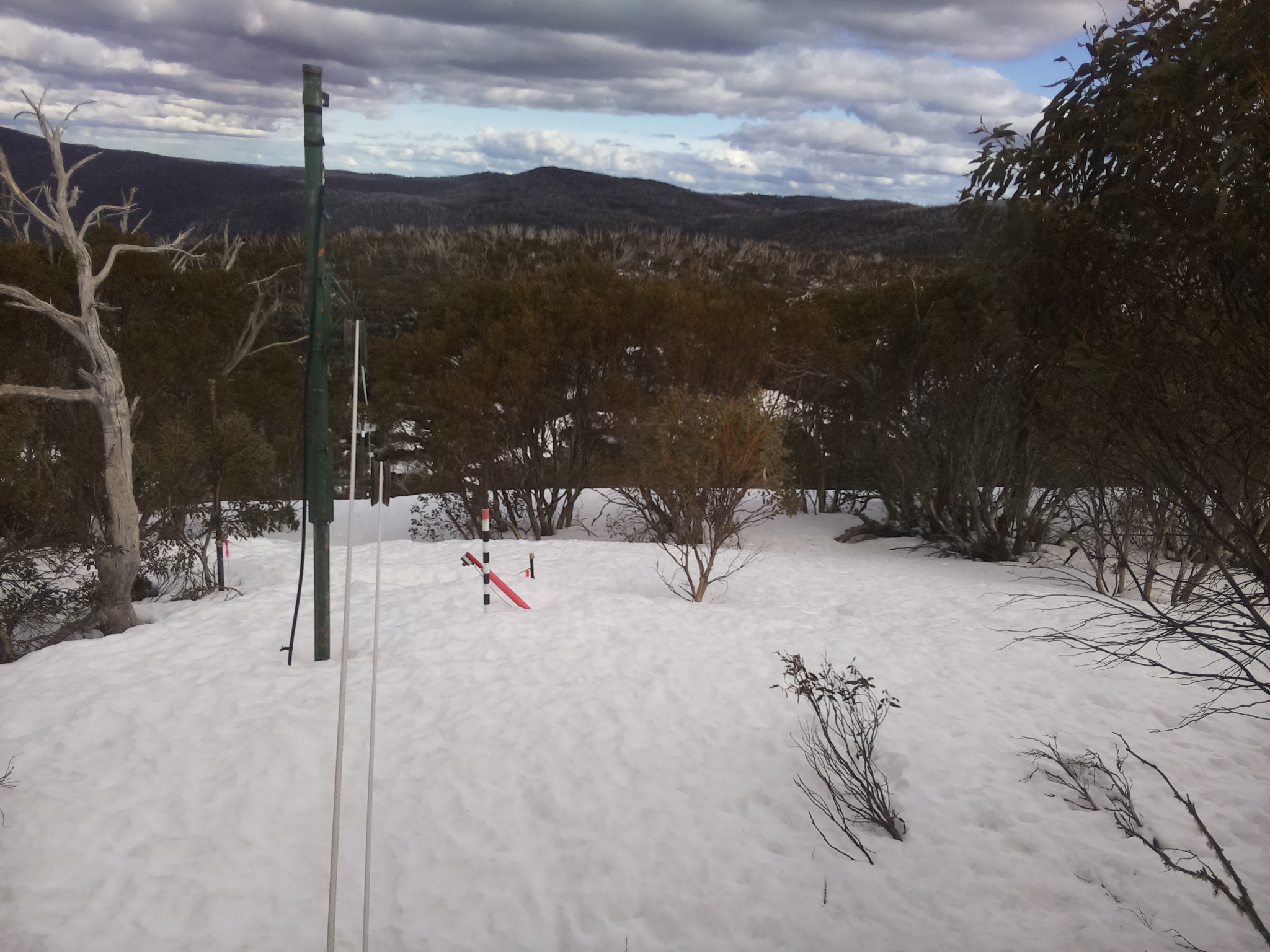 Bogong Web Cam 3:20pm Friday 12th of September 2025