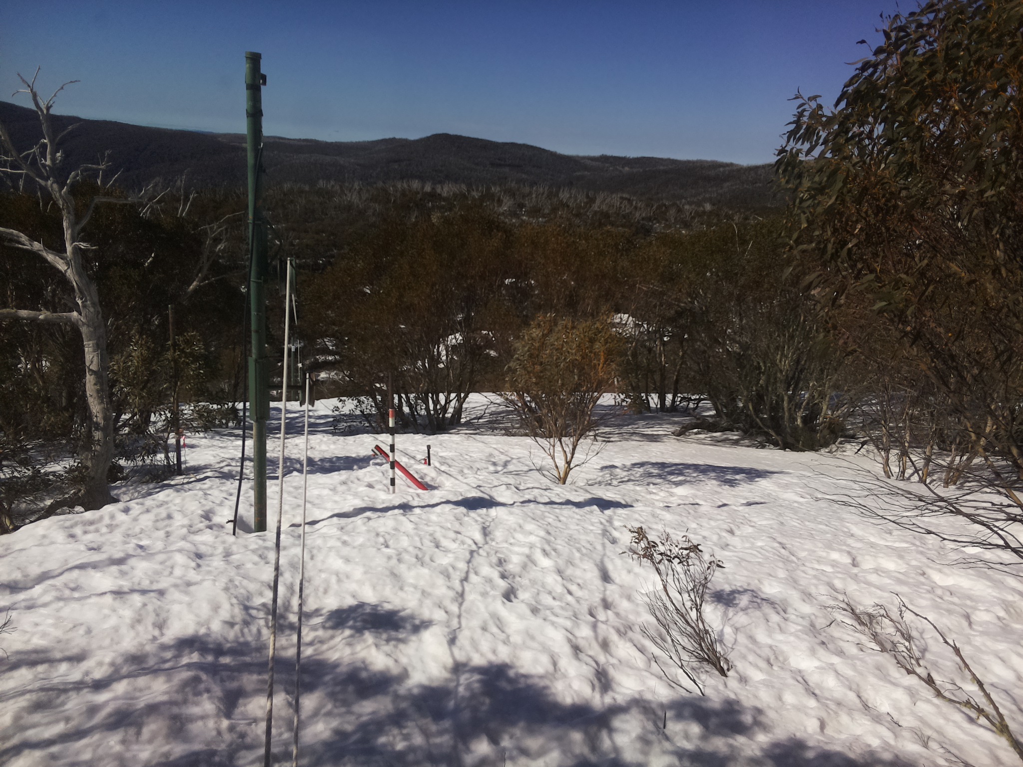 Bogong Web Cam 9:40am Saturday 13th of September 2025