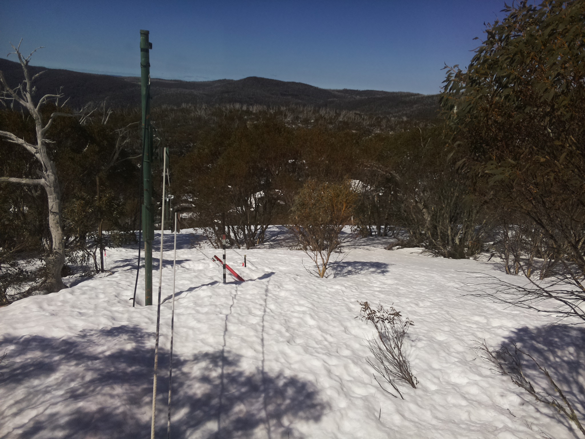Bogong Web Cam 11:10am Saturday 13th of September 2025