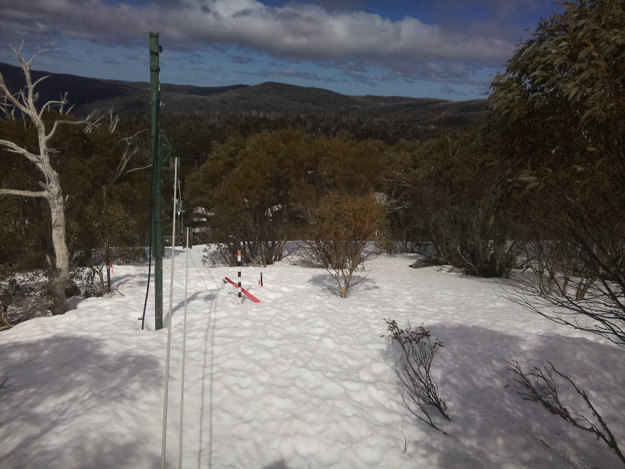 Bogong Web Cam 12:50pm Sunday 14th of September 2025