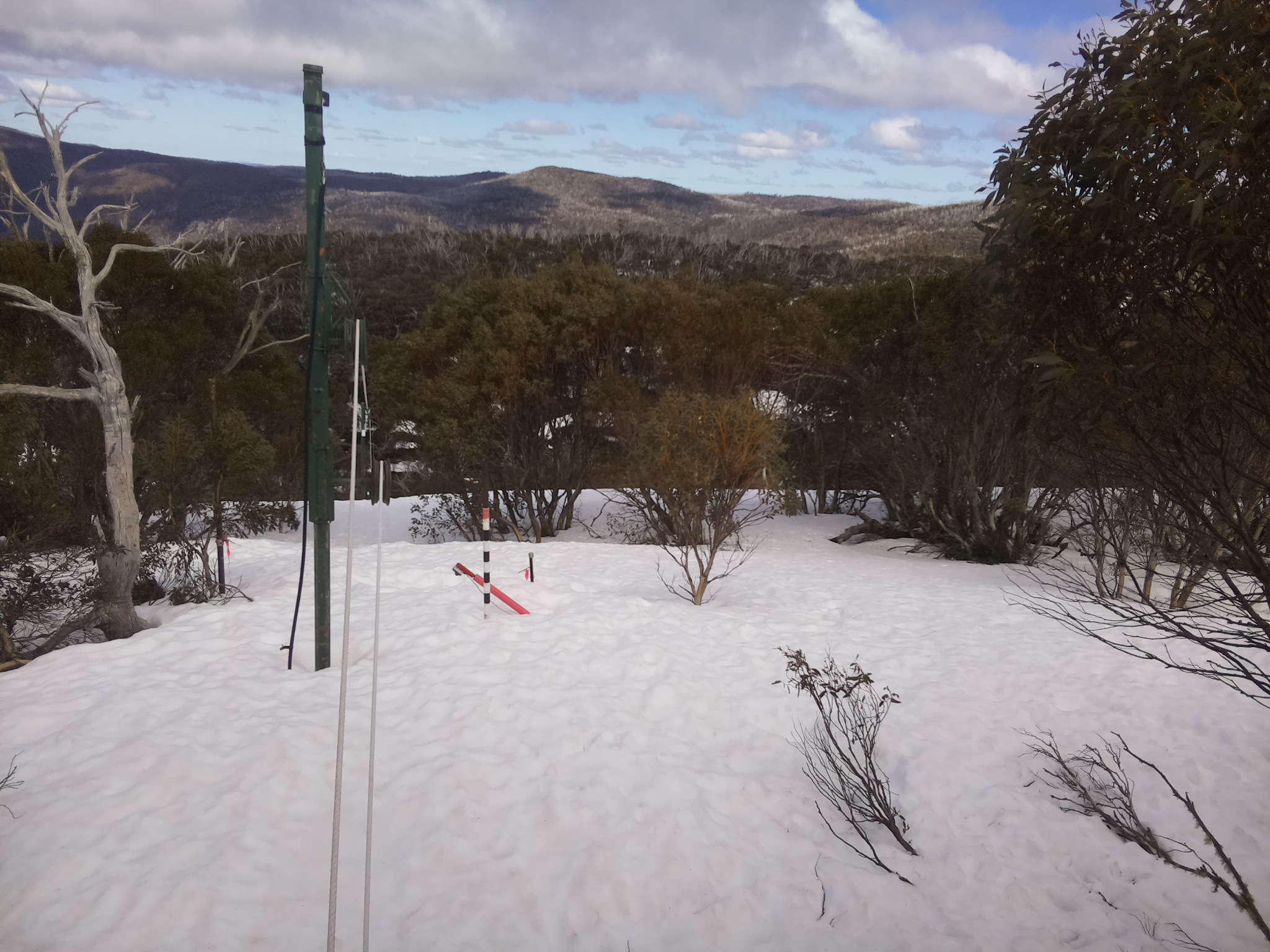 Bogong Web Cam 1:30pm Sunday 14th of September 2025