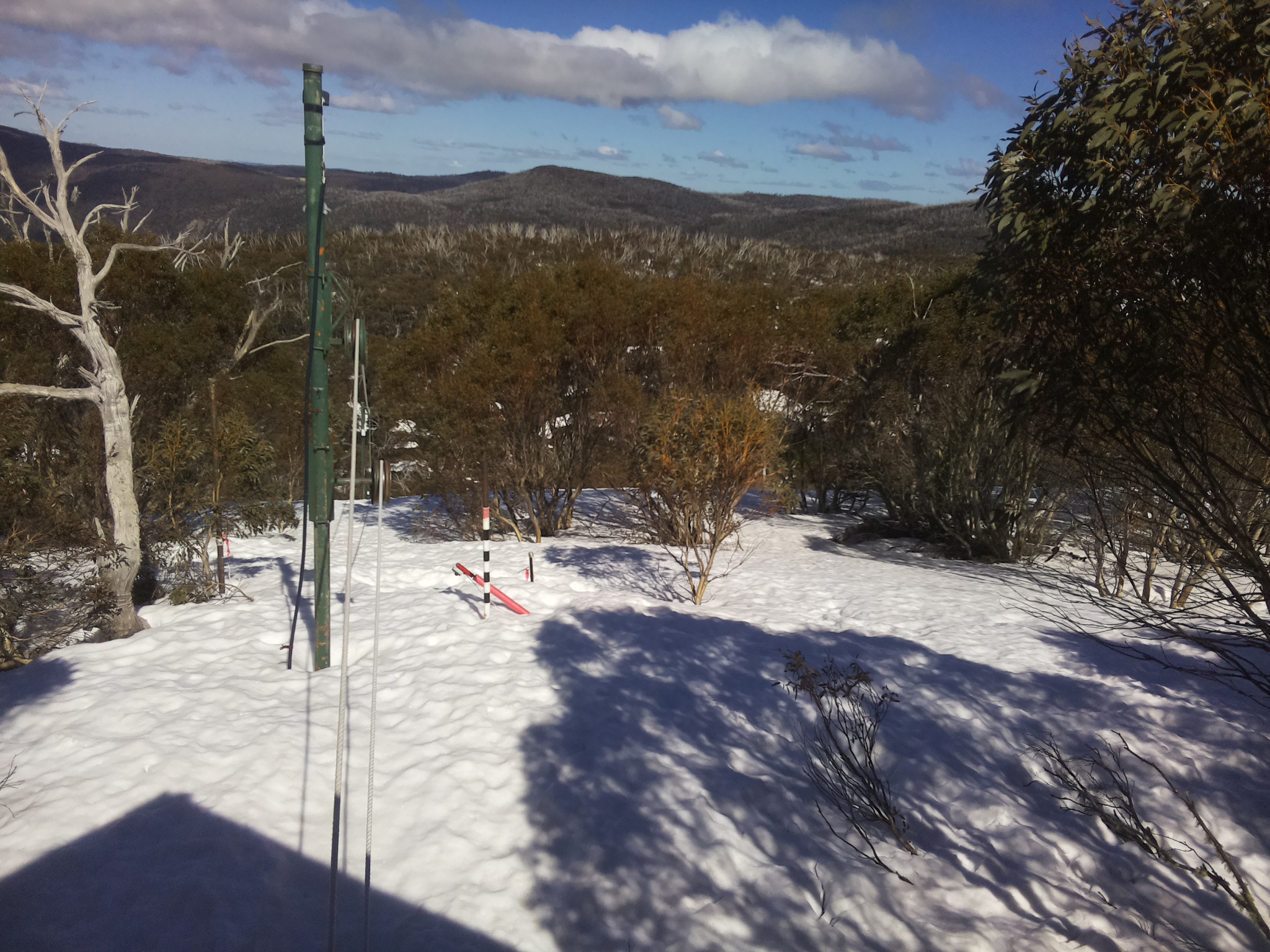 Bogong Web Cam 2:10pm Sunday 14th of September 2025