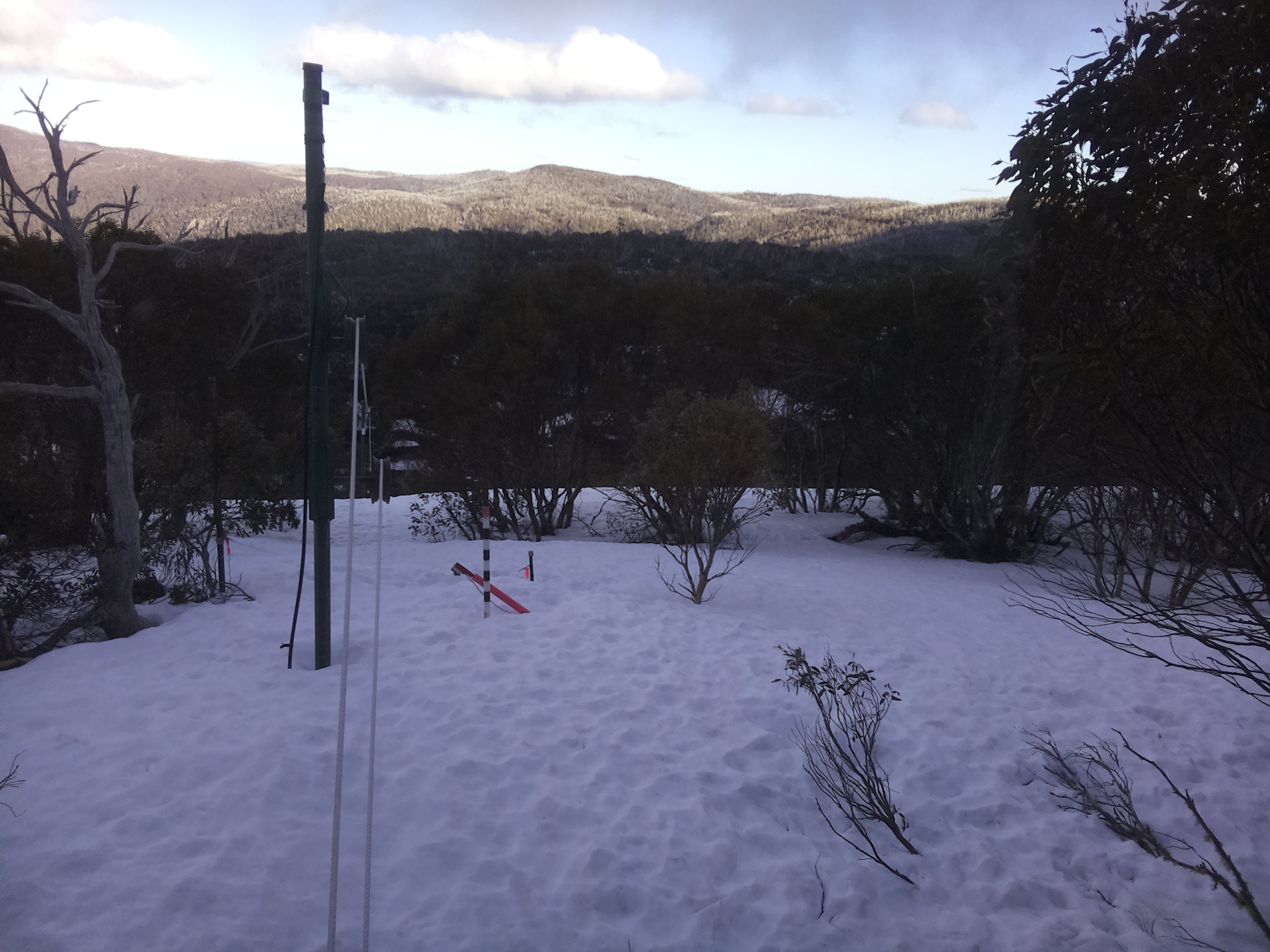 Bogong Web Cam 4:00pm Sunday 14th of September 2025
