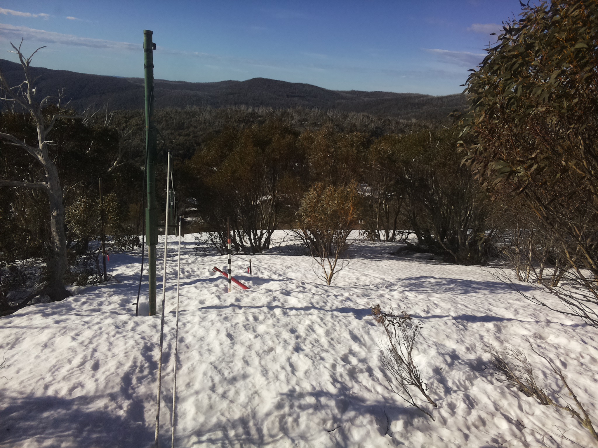 Bogong Web Cam 8:20am Monday 15th of September 2025