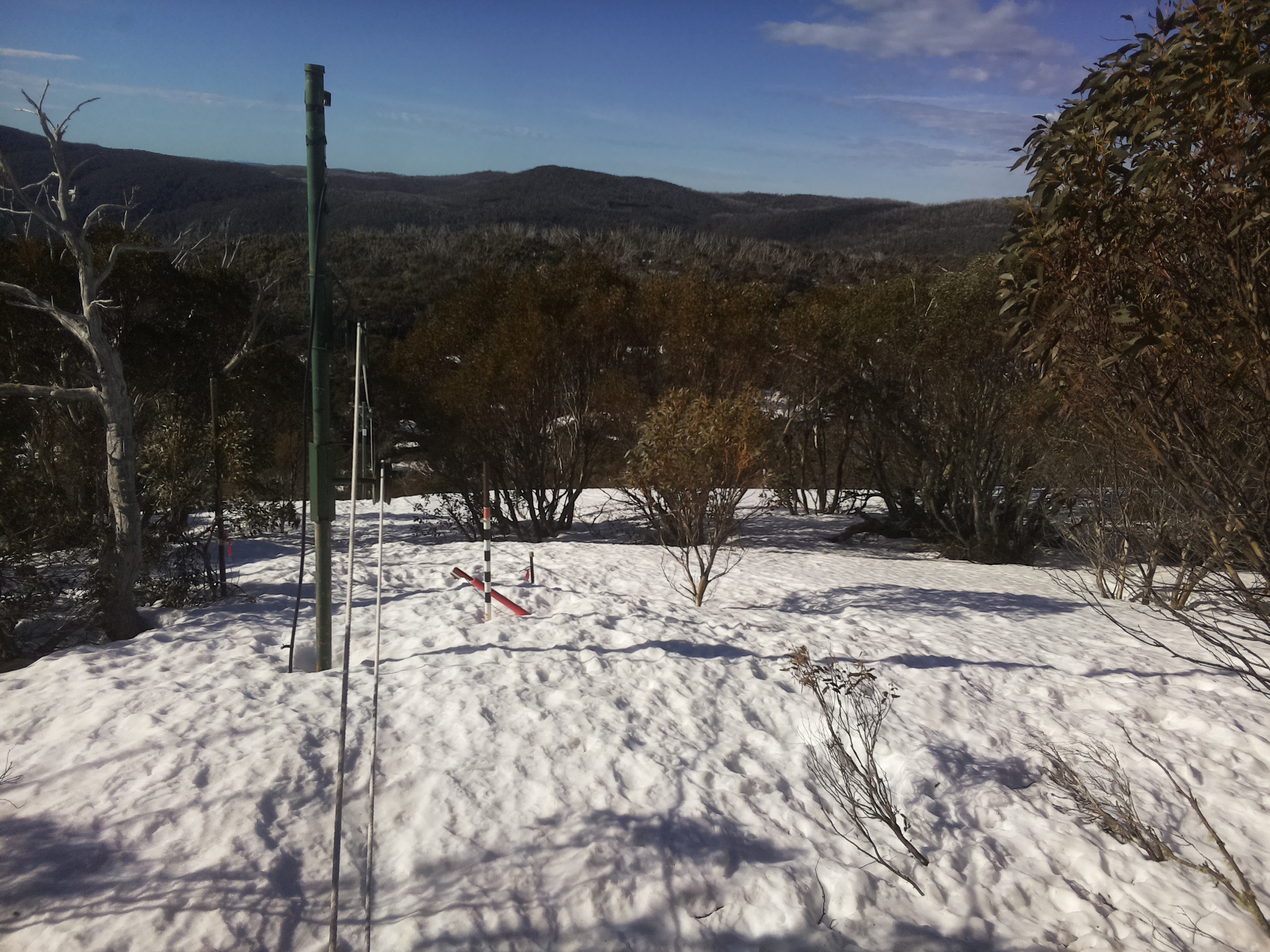 Bogong Web Cam 8:40am Monday 15th of September 2025