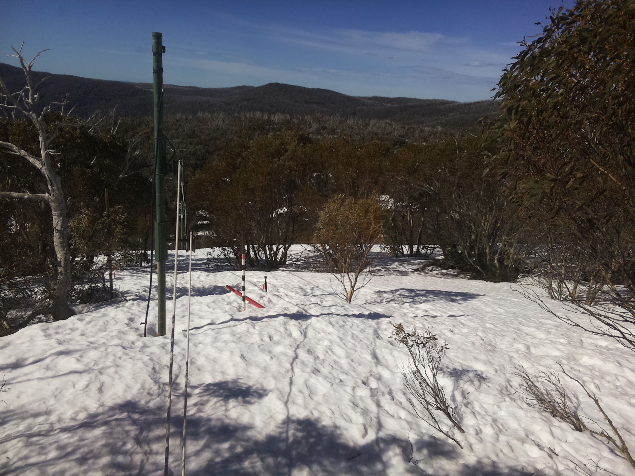Bogong Web Cam 9:40am Monday 15th of September 2025