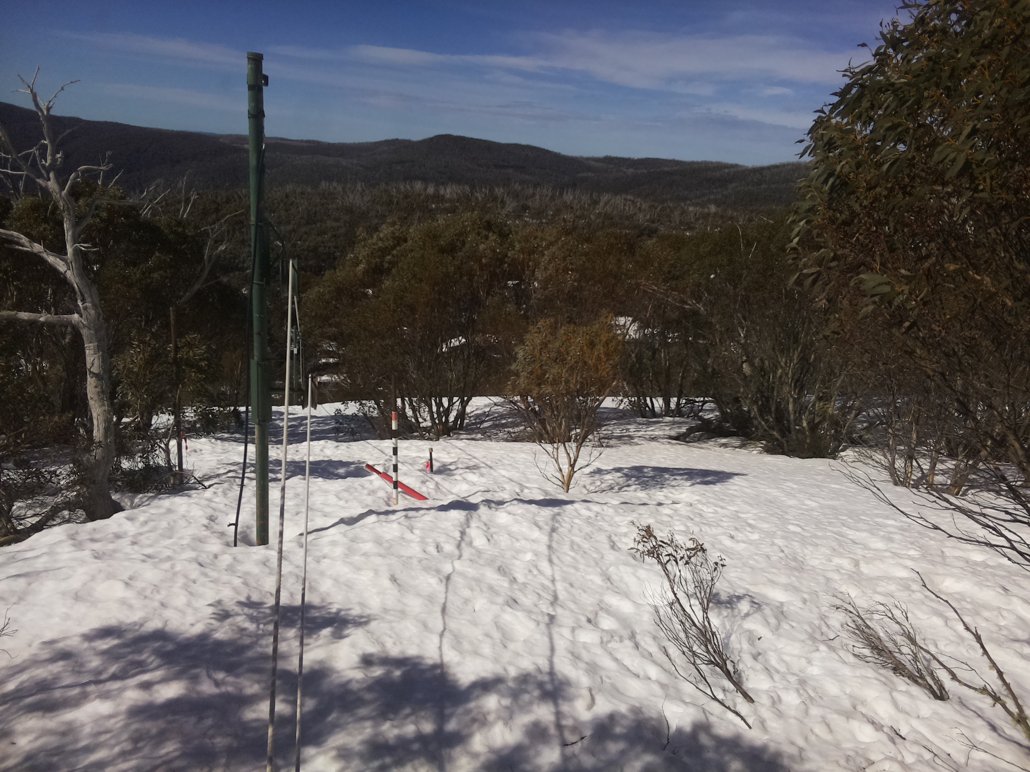 Bogong Web Cam 10:10am Monday 15th of September 2025