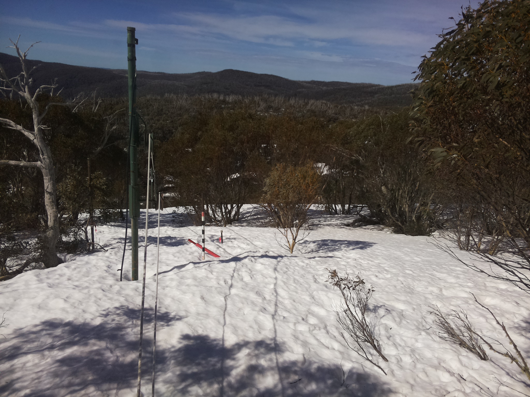 Bogong Web Cam 10:20am Monday 15th of September 2025