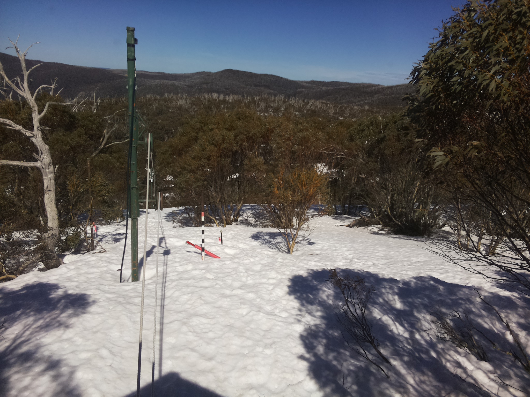 Bogong Web Cam 1:20pm Monday 15th of September 2025